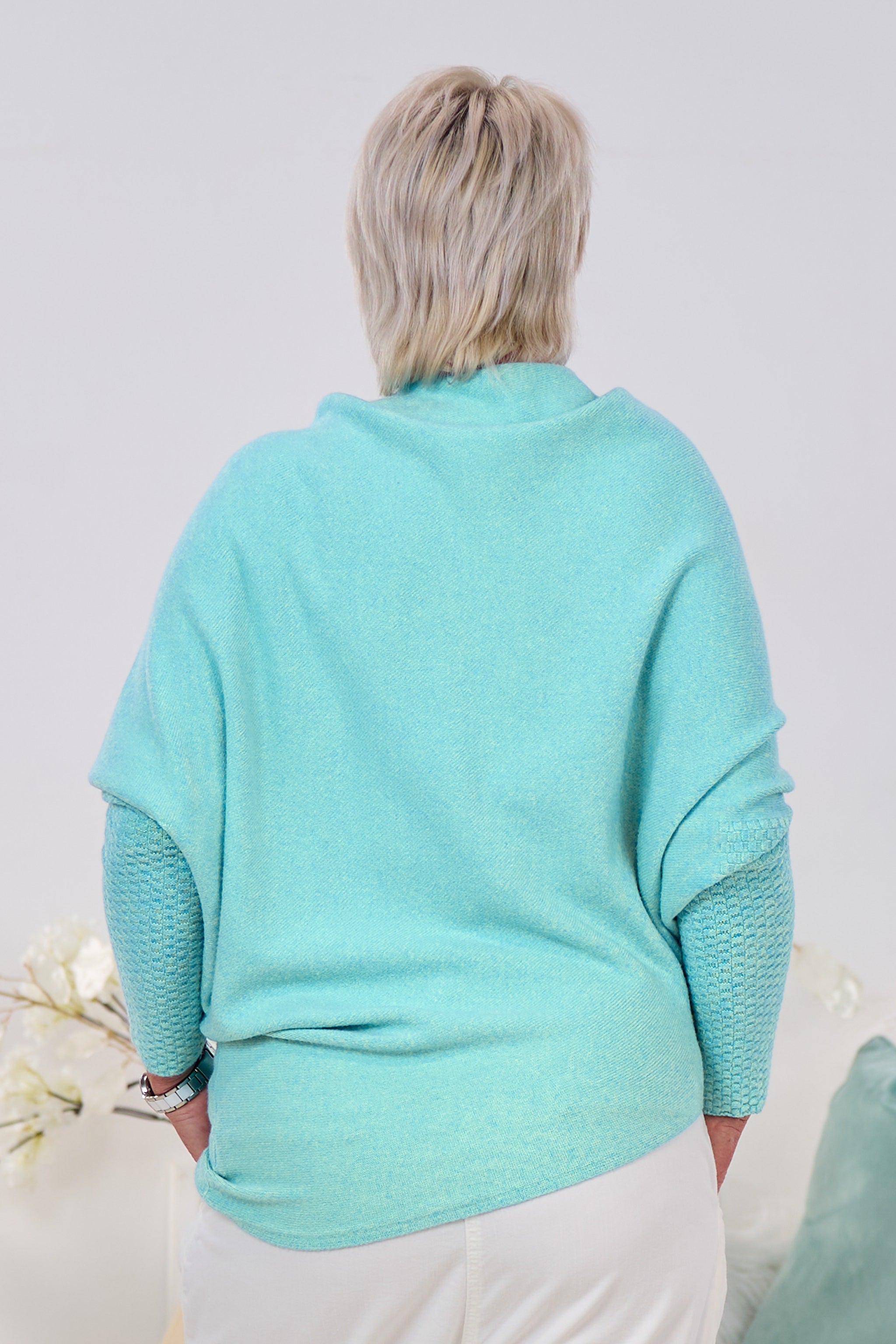 asymmetrischer Pulli mit Fledermausärmeln, türkis