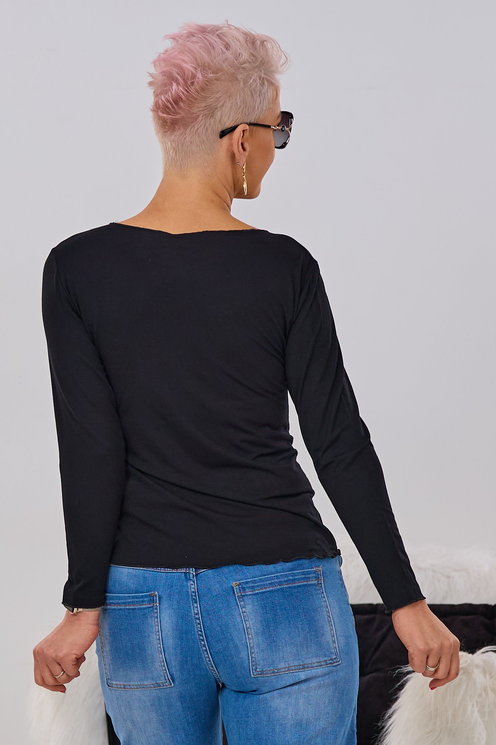 Longsleeve mit leicht gewellten Abschlüssen, schwarz