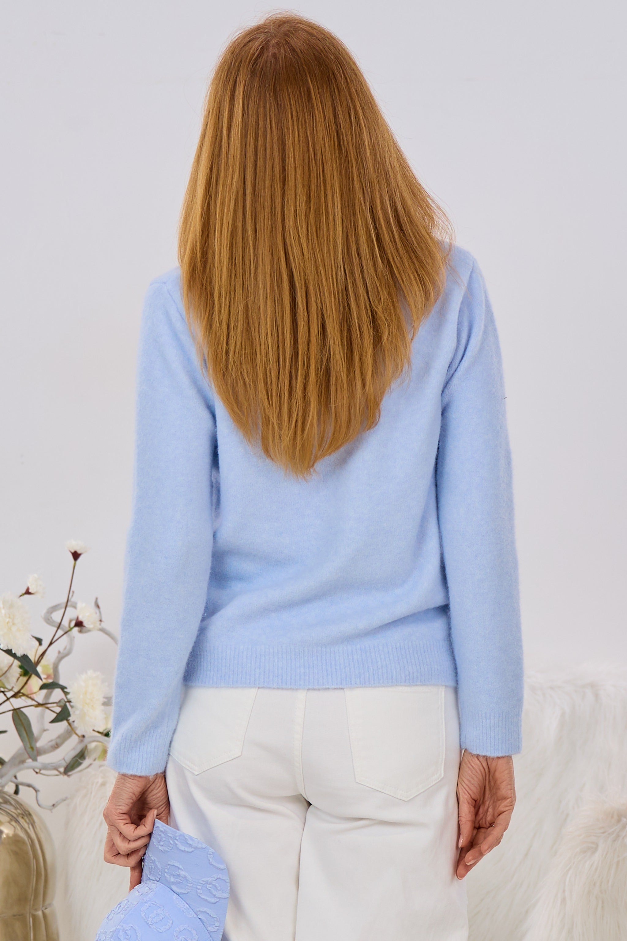 Strickpulli mit Blumen-Bluseneinsatz, hellblau-ecru