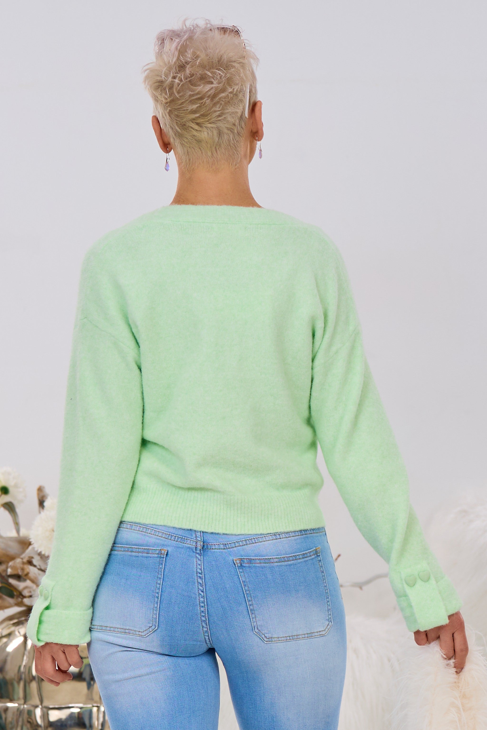 weiche Strickjacke mit Herzchen-Taschen, lindgrün