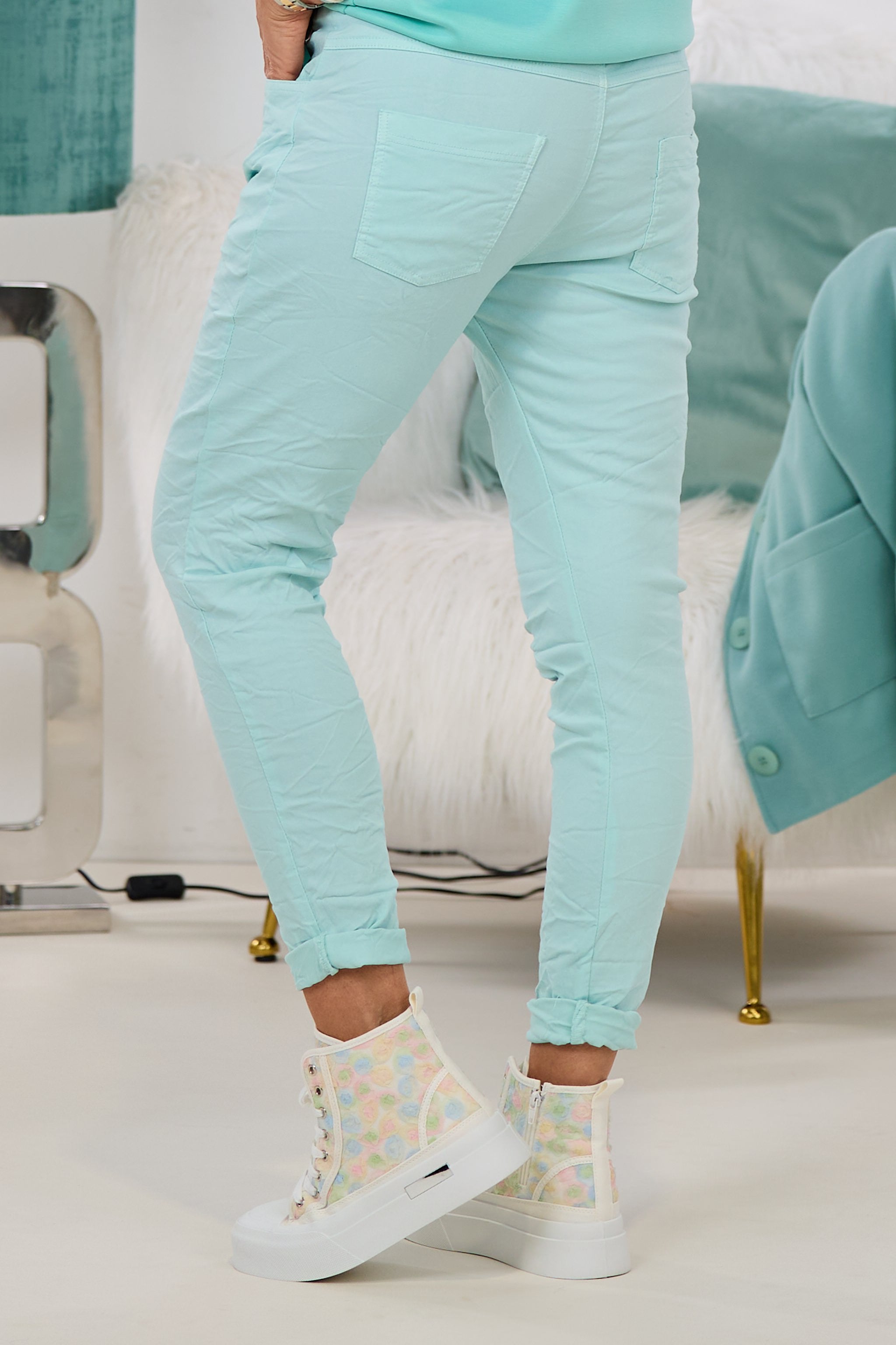 Stretchige Hose im Knitterlook, mint