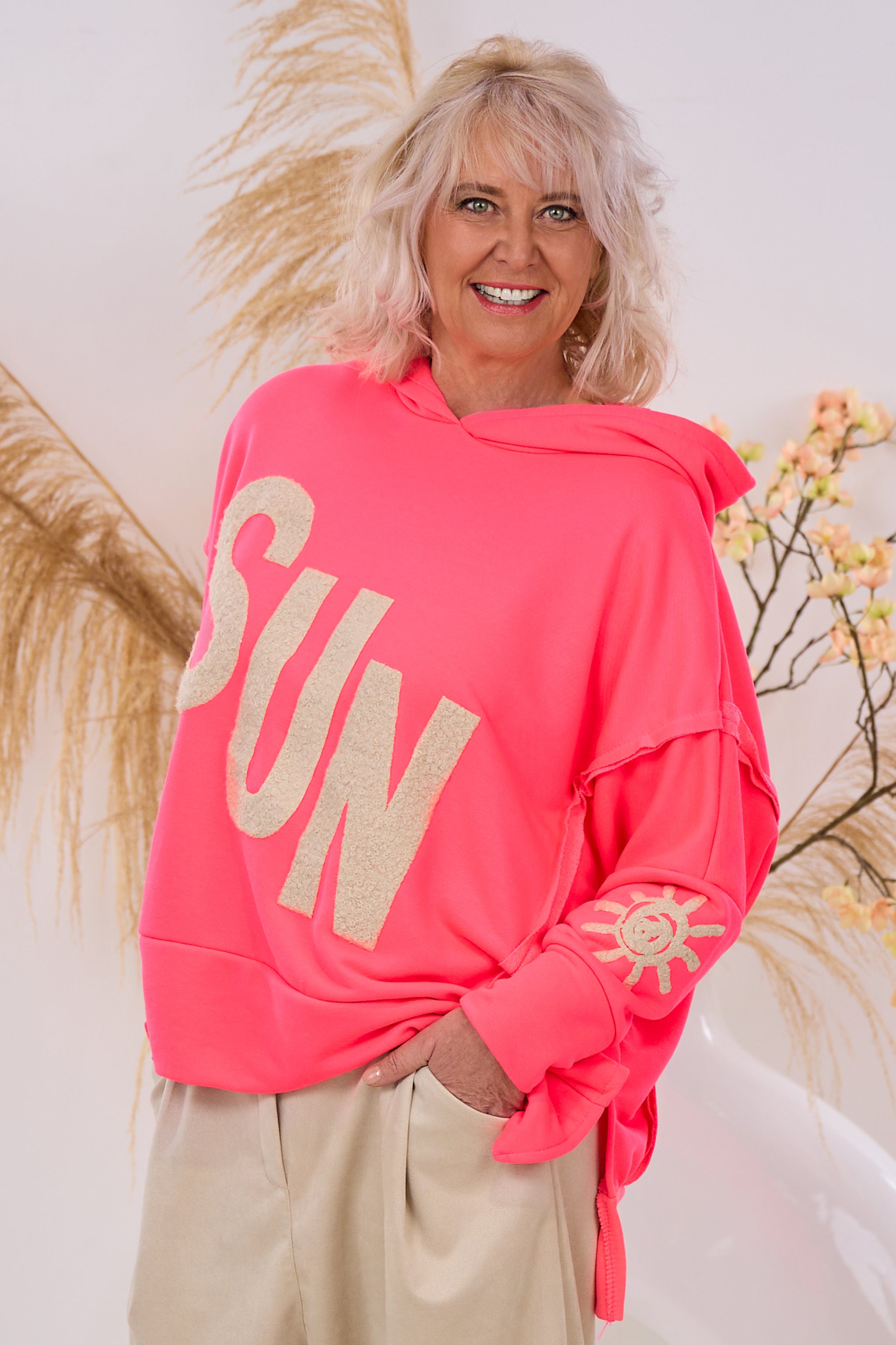 Hoodie SUN mit außenliegenden Nähten, neon pink