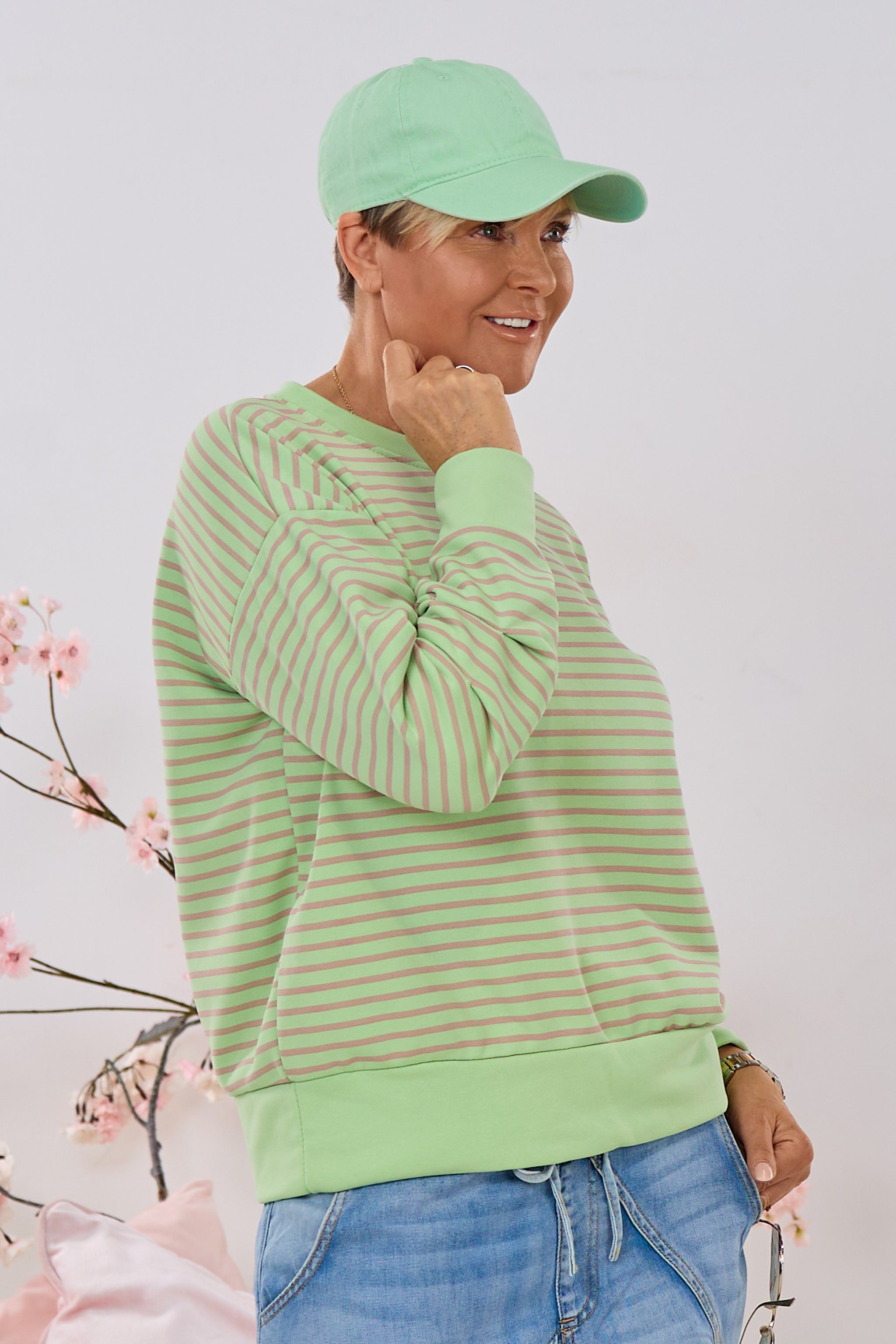 Gestreiftes Sweaty, lindgrün-taupe