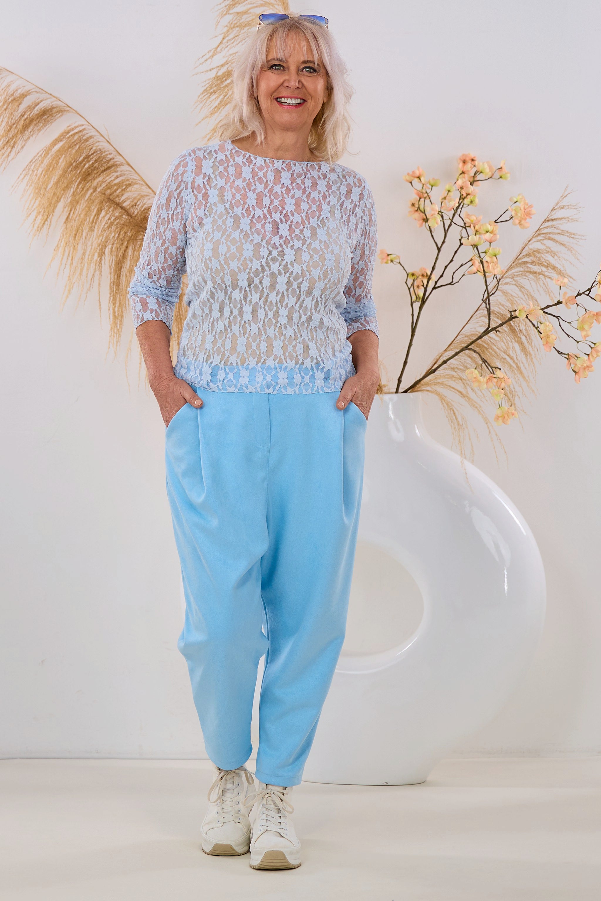 Spitzen-Langarmshirt, hellblau