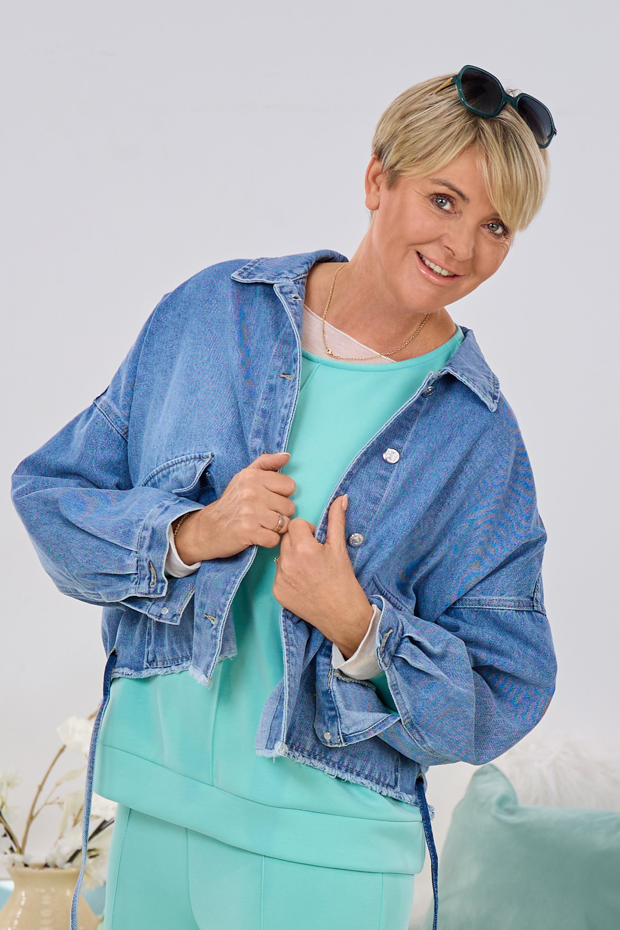 Weite Jeansjacke mit großen Taschen, denim