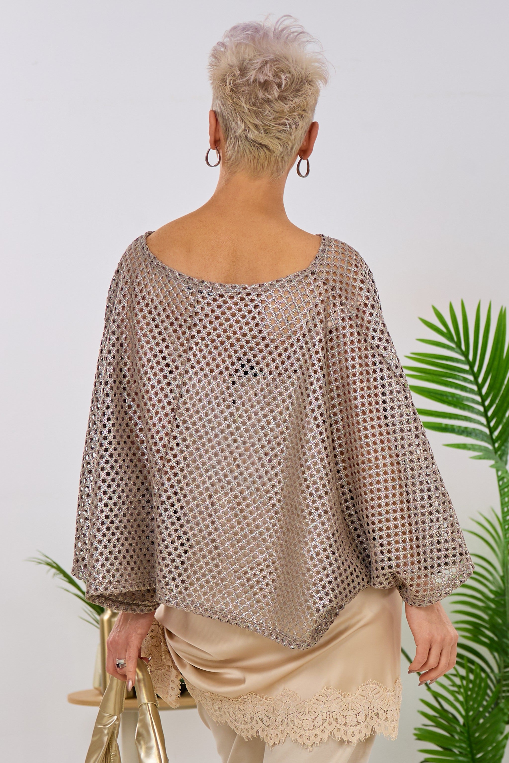 Lochstrick Pulli mit Fledermausärmeln, taupe glänzend