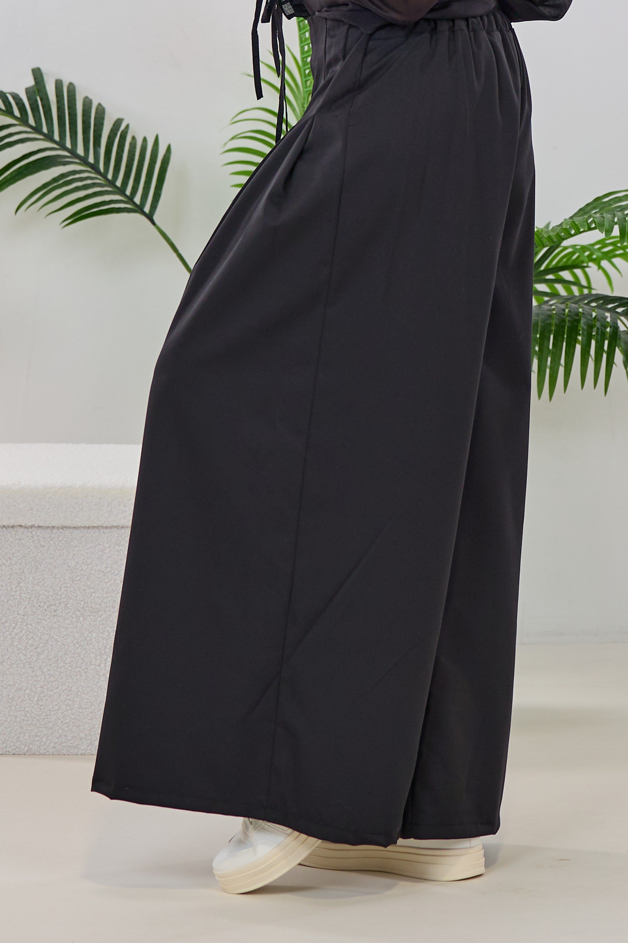 Hosenrock mit gesteppten Falten, schwarz