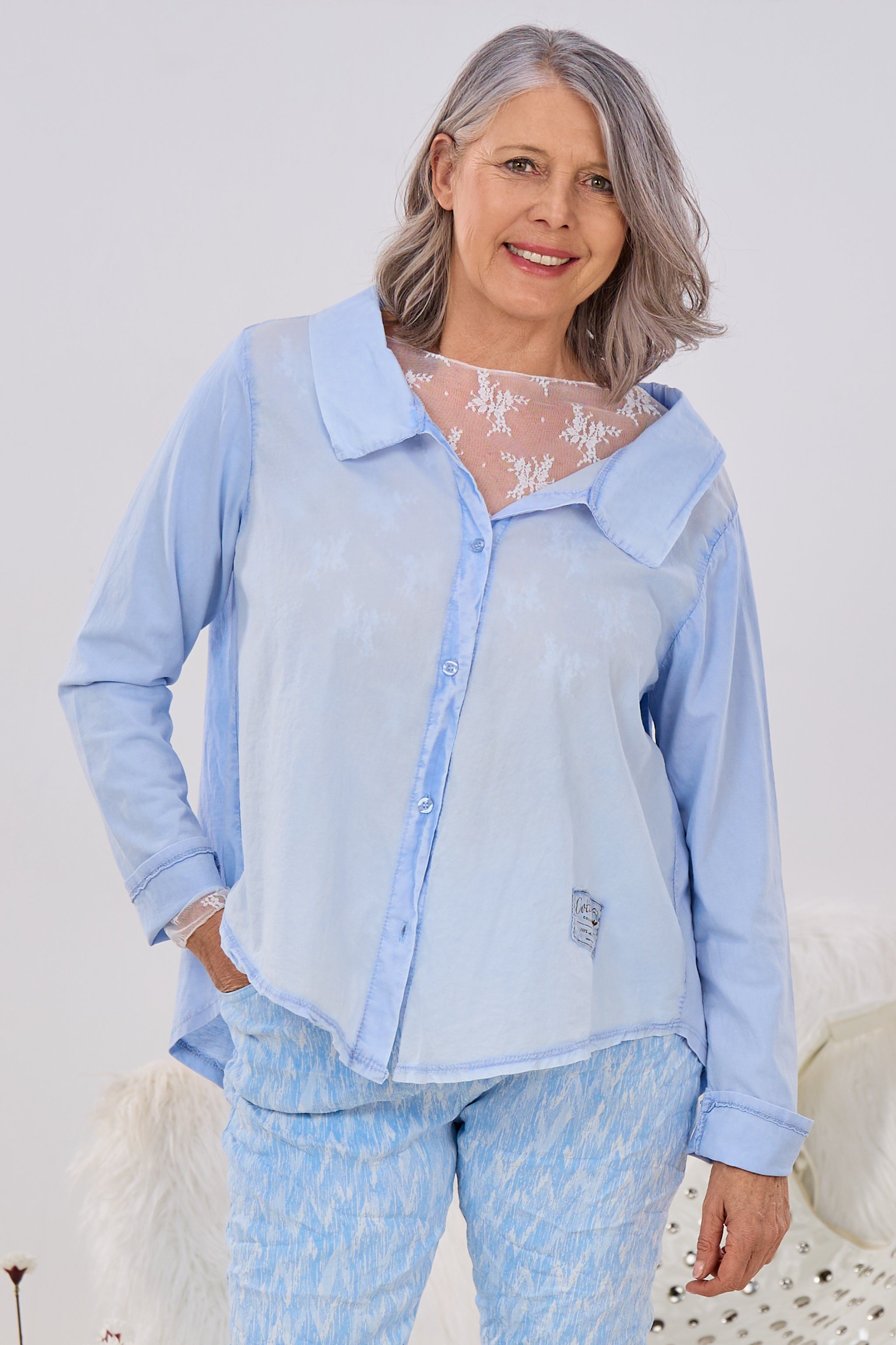 Bluse im Materialmix, hellblau