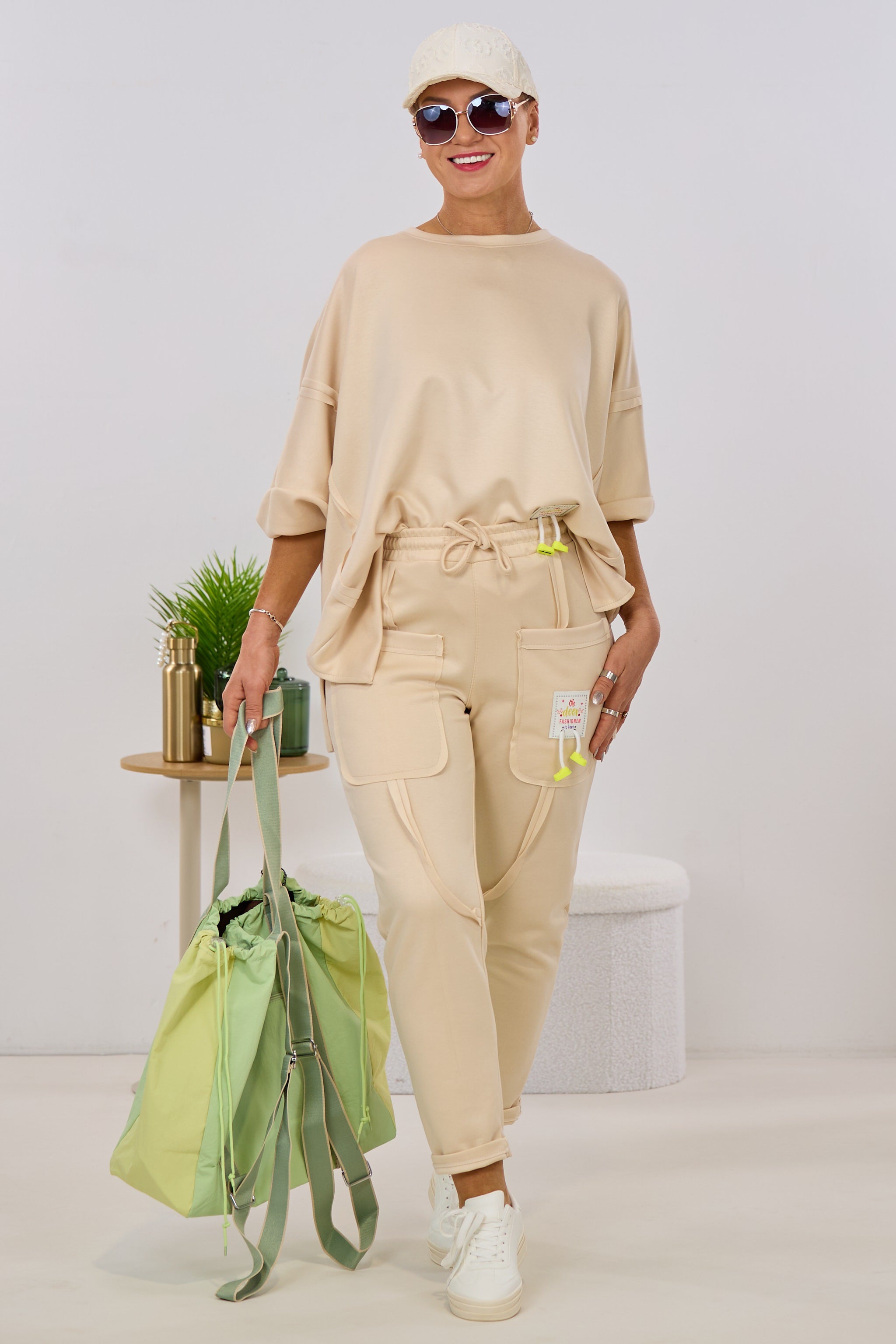 Cozy Hose mit Ziernähten, beige