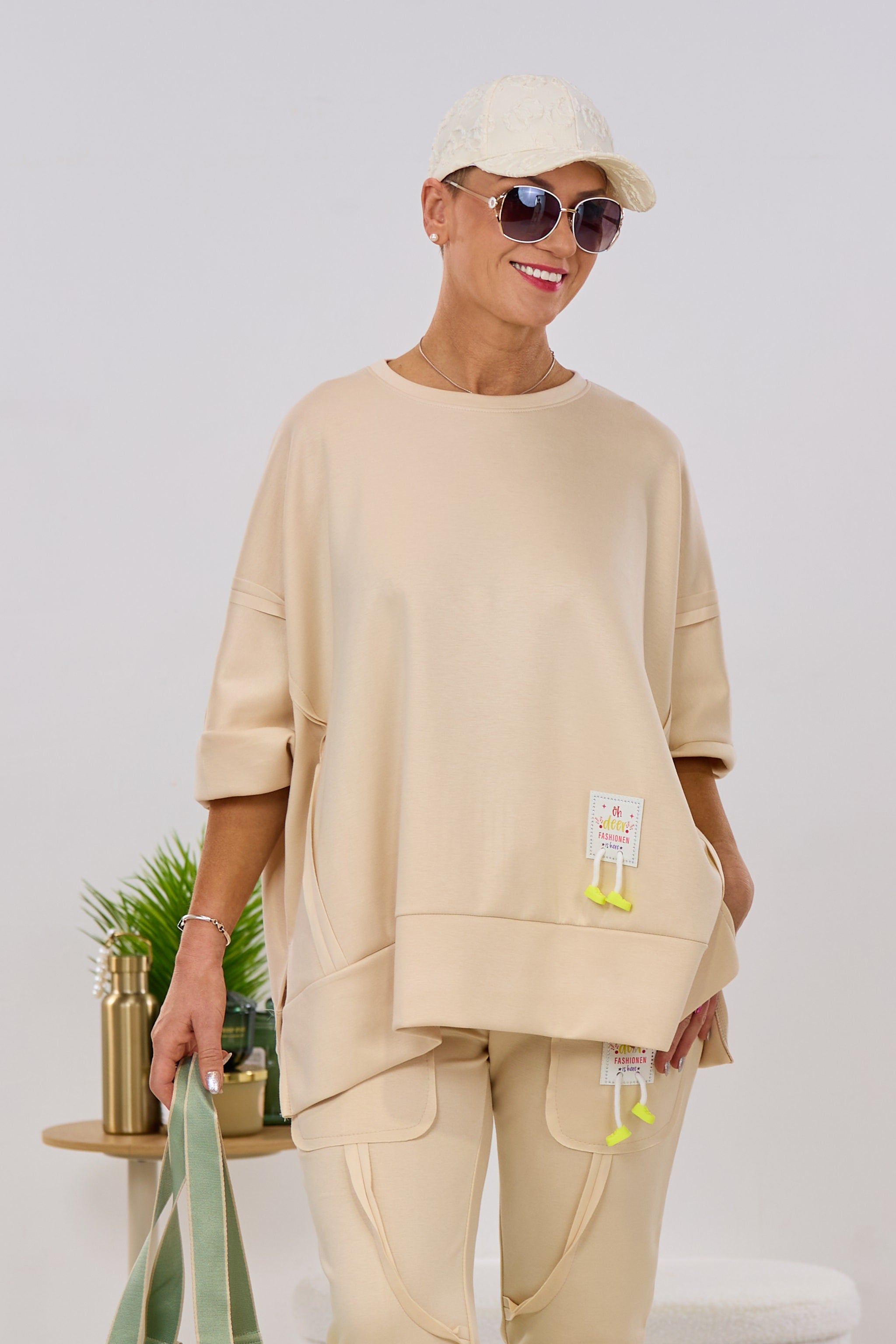 Cozy Sweaty mit außenliegenden Nähten, beige