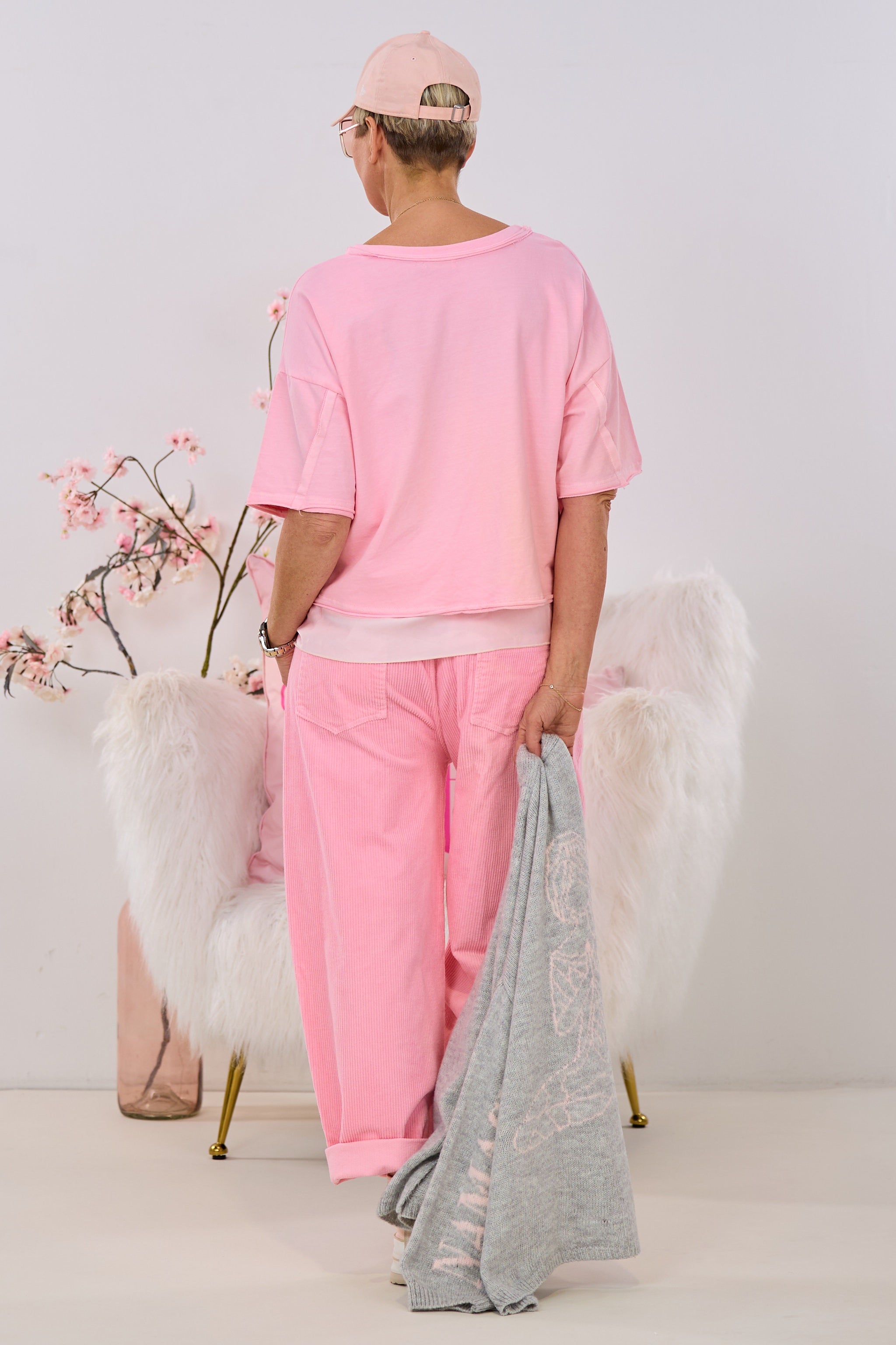 Uni kurzarm Sweaty mit Brosche, rosa