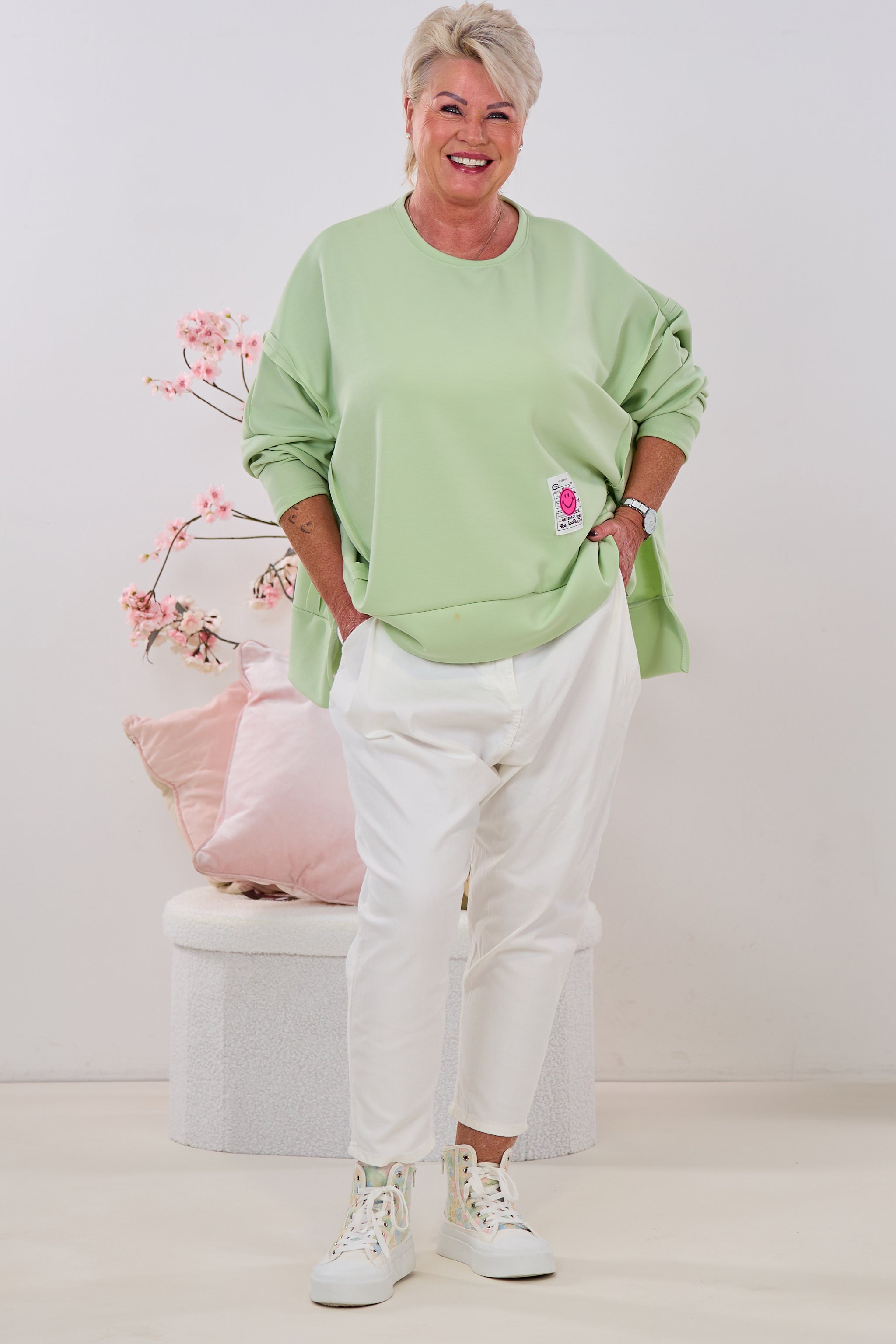 Cozy Sweaty mit außenliegenden Nähten, lindgrün