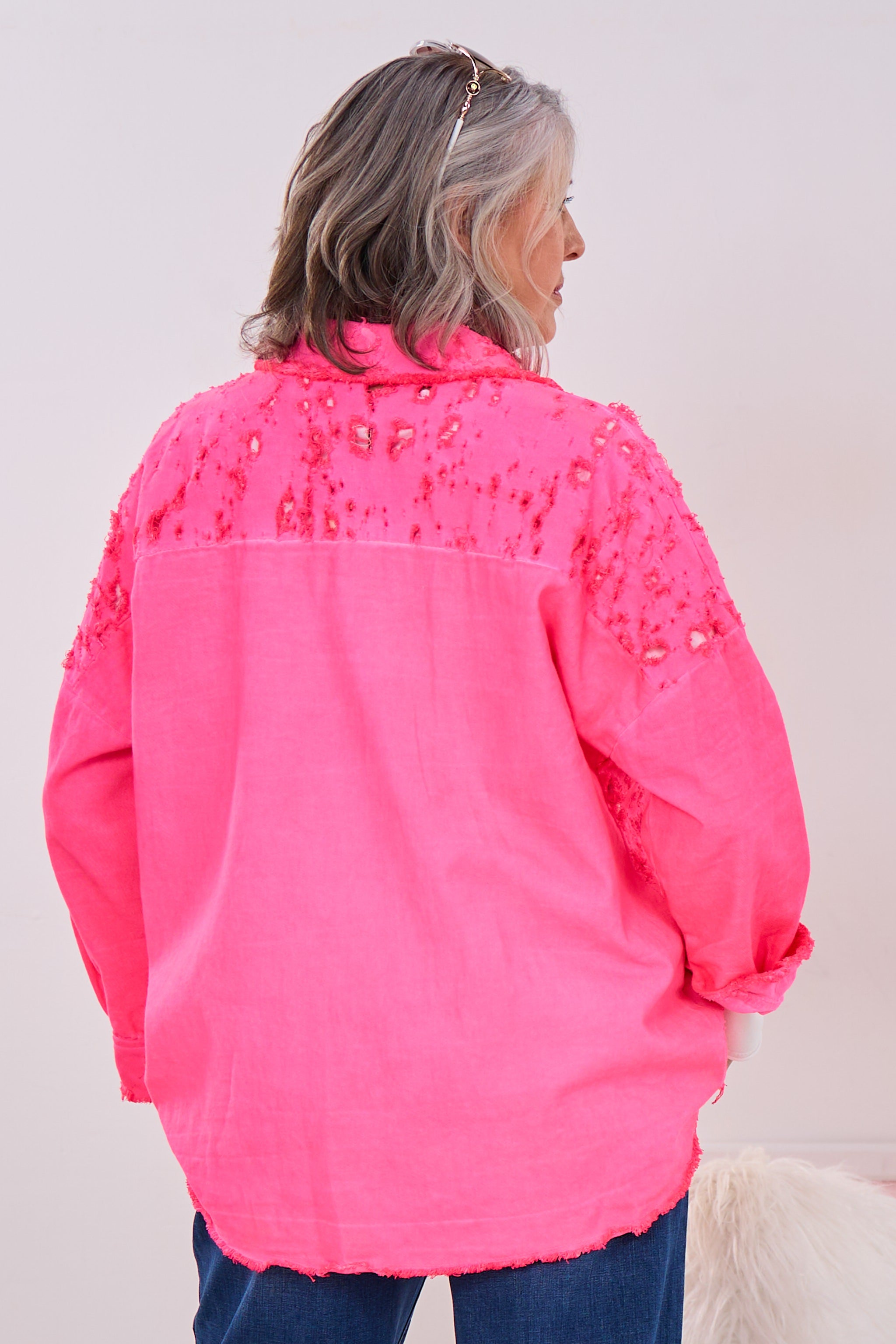 Destroyed Jeans Hemdjacke, neon pink