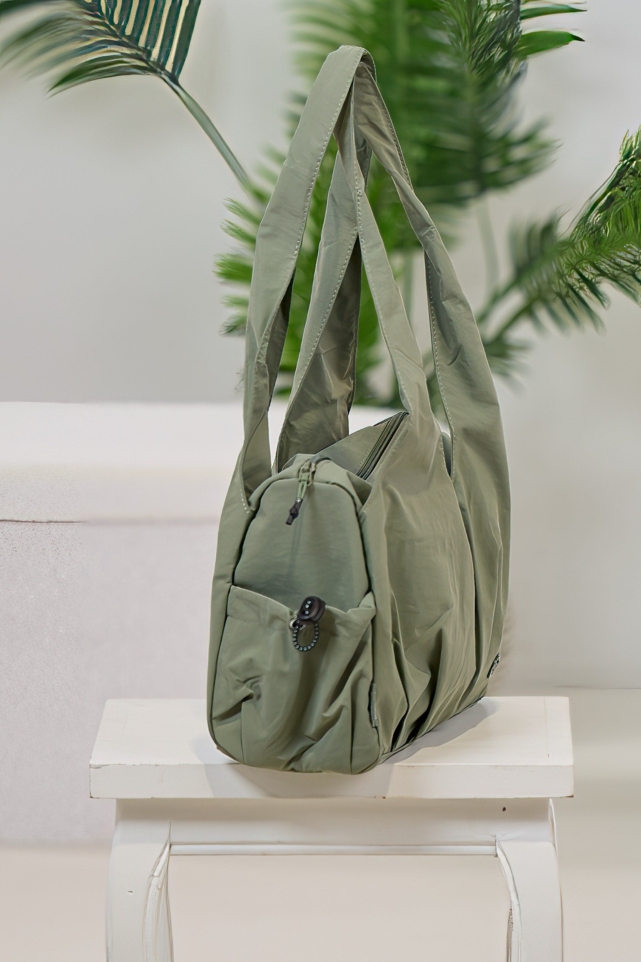Henkeltasche mit Außenfächern, khaki