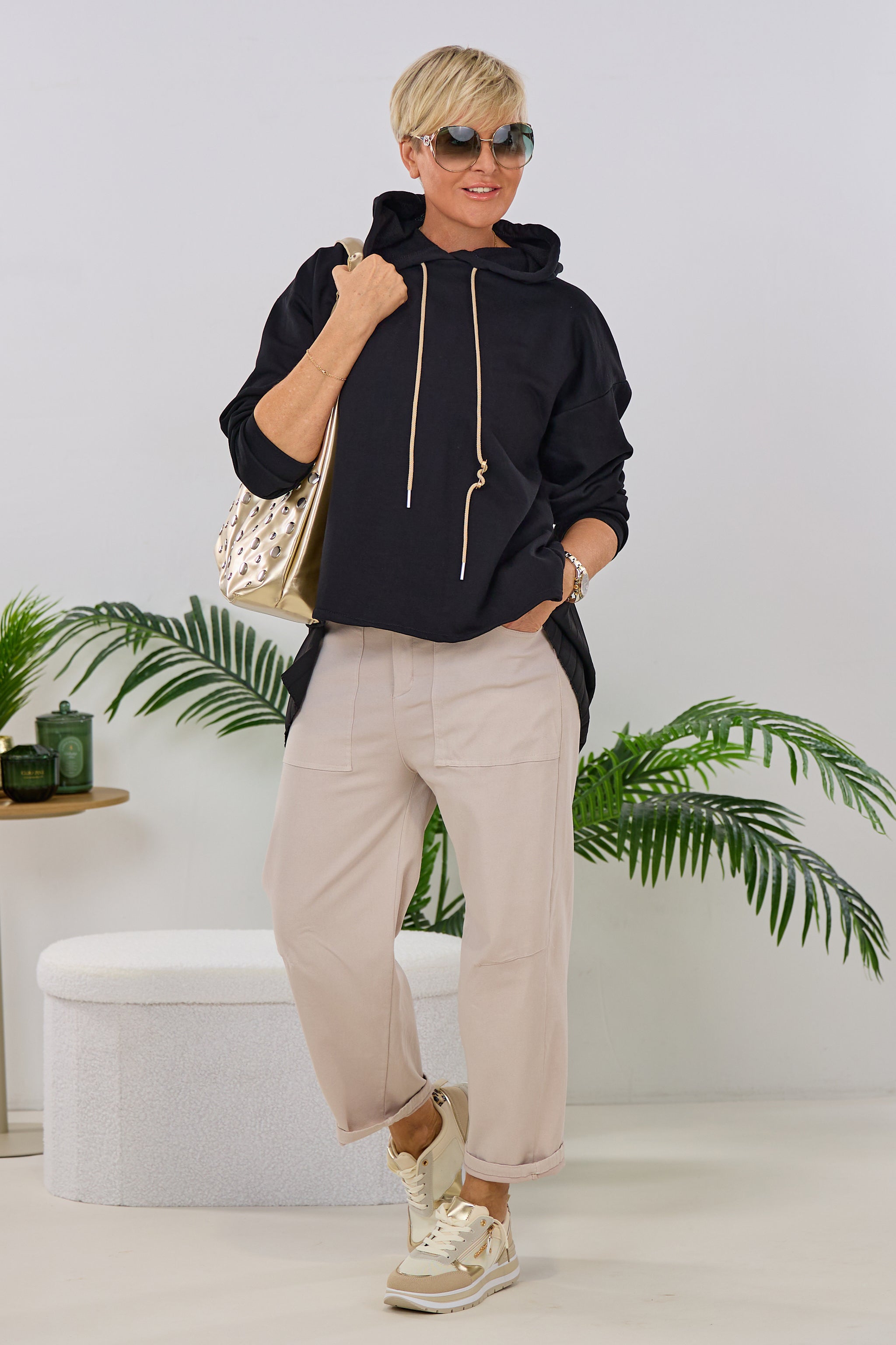 Hoodie mit Plissee-Einsatz, schwarz