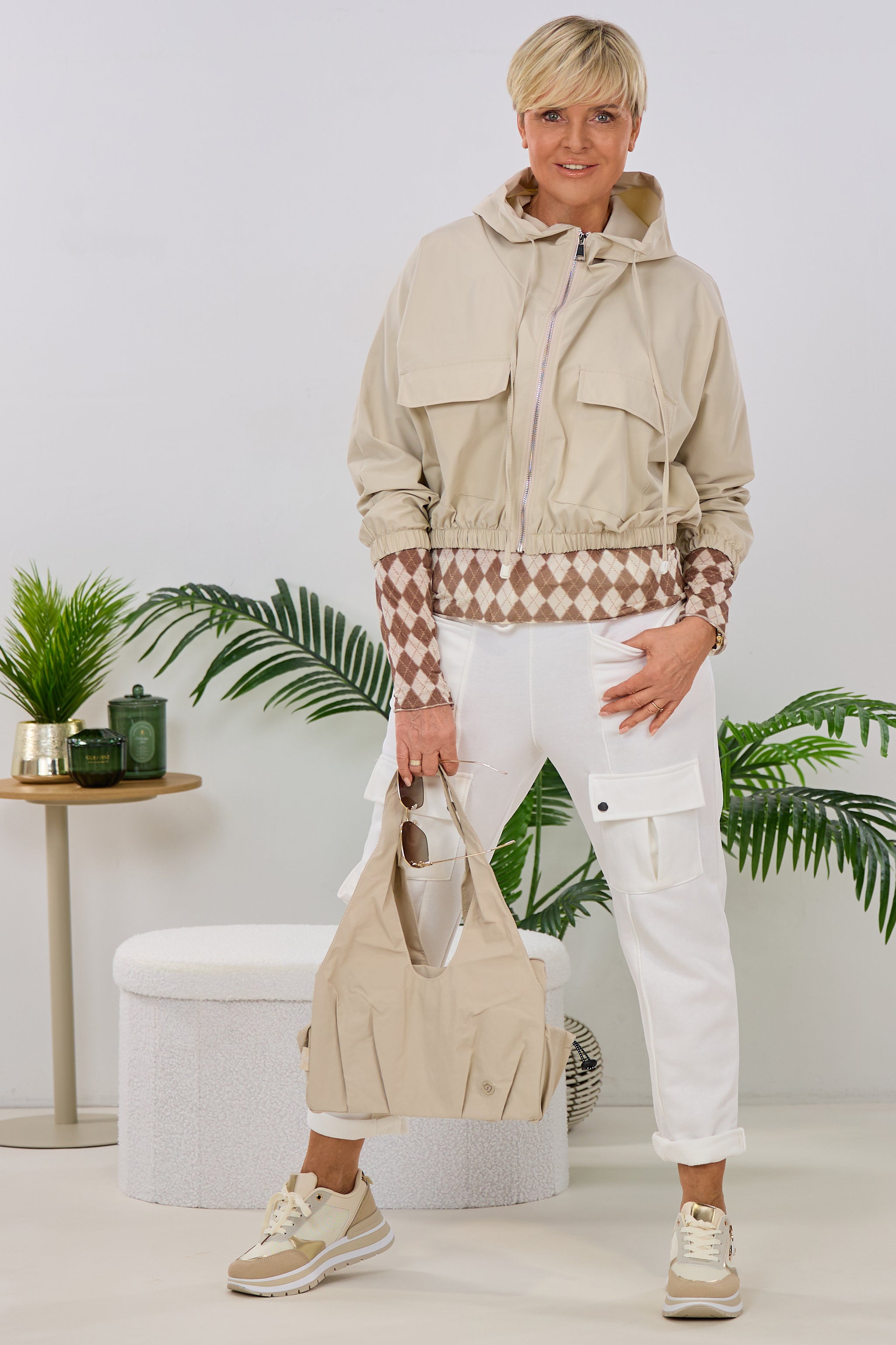 kurzer Blouson mit Kapuze, beige
