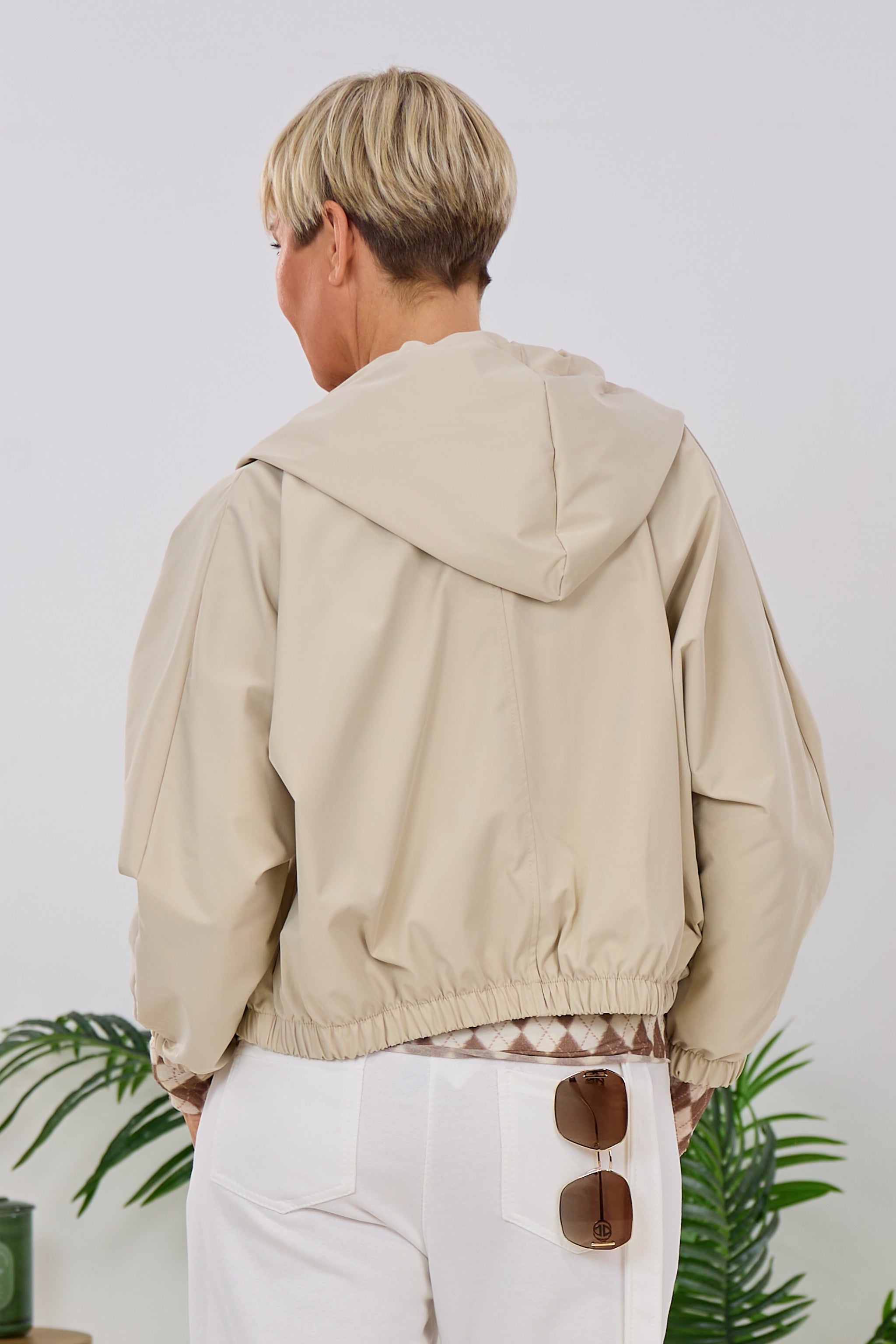 kurzer Blouson mit Kapuze, beige