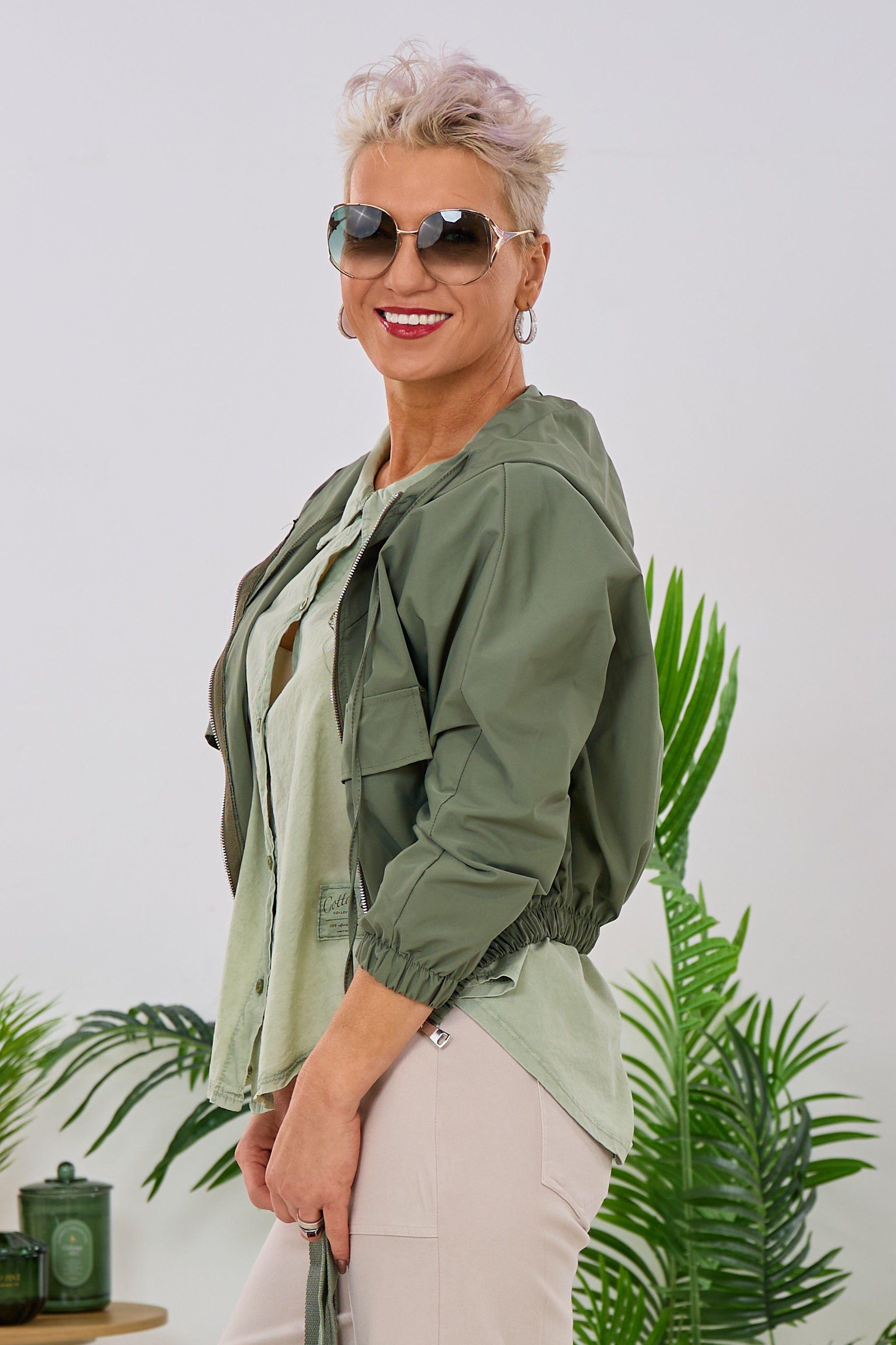 kurzer Blouson mit Kapuze, khaki