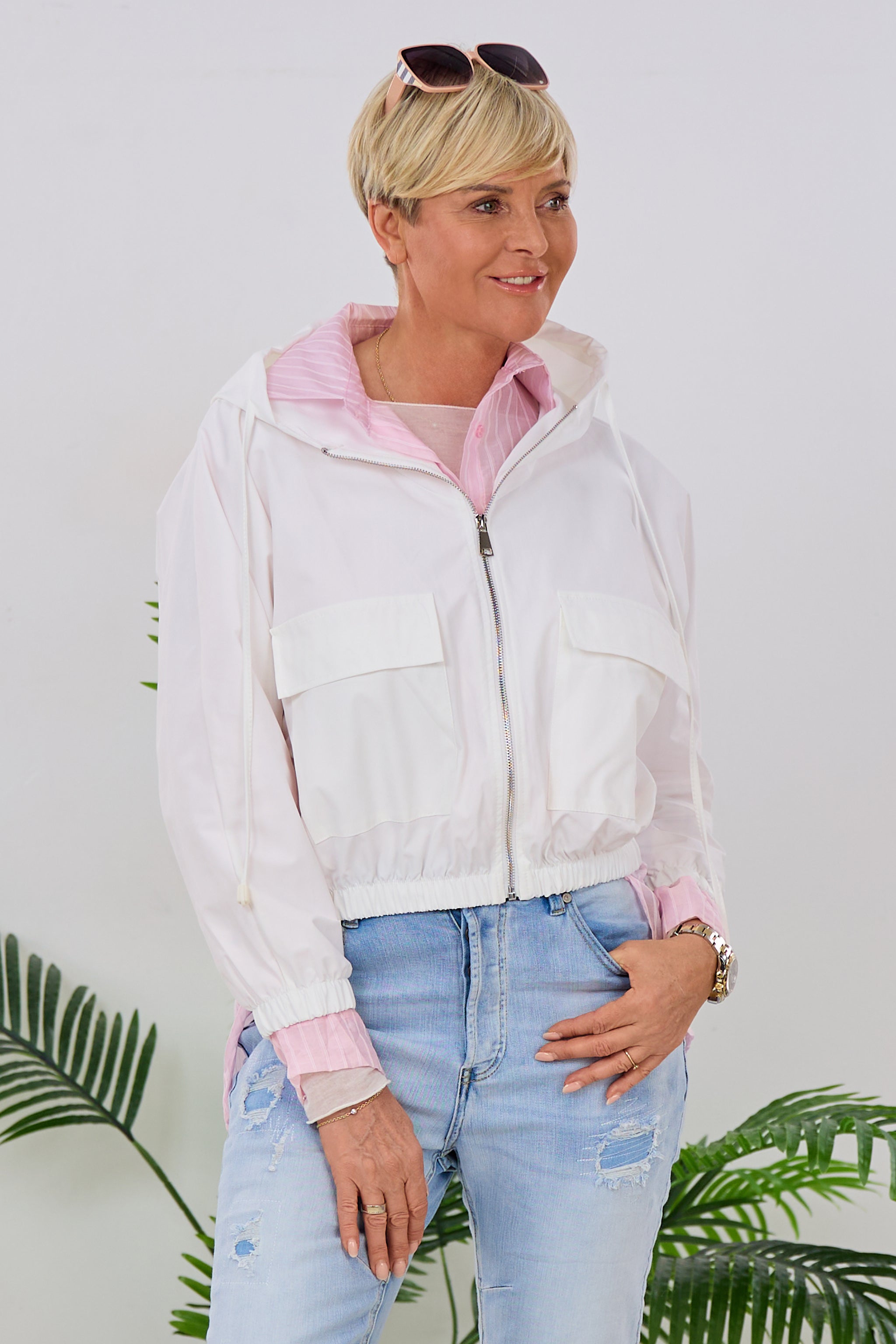 kurzer Blouson mit Kapuze, weiß