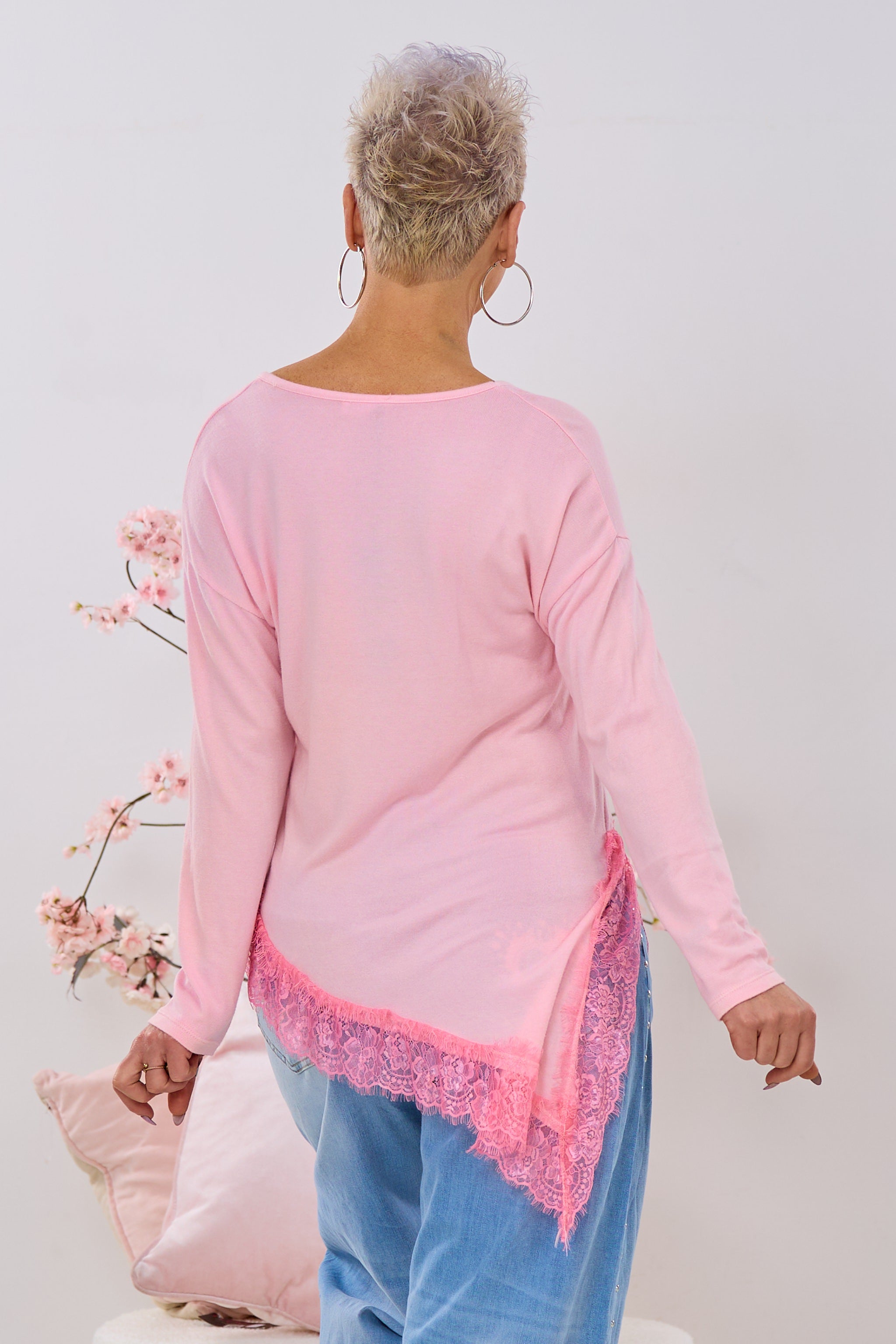 Asymmetrischer Strickpulli mit Spitze, rosa