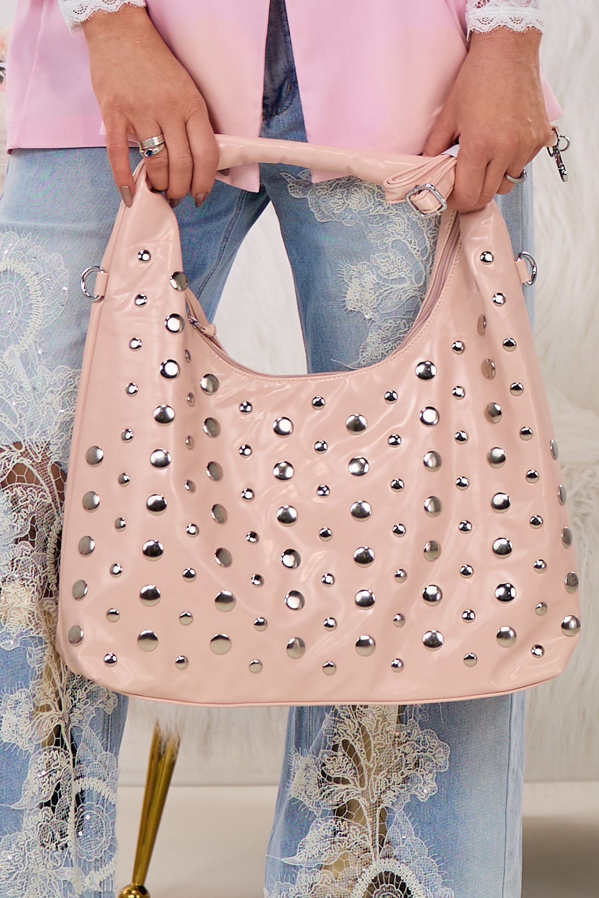 Schultertasche mit Nieten, puderrosa