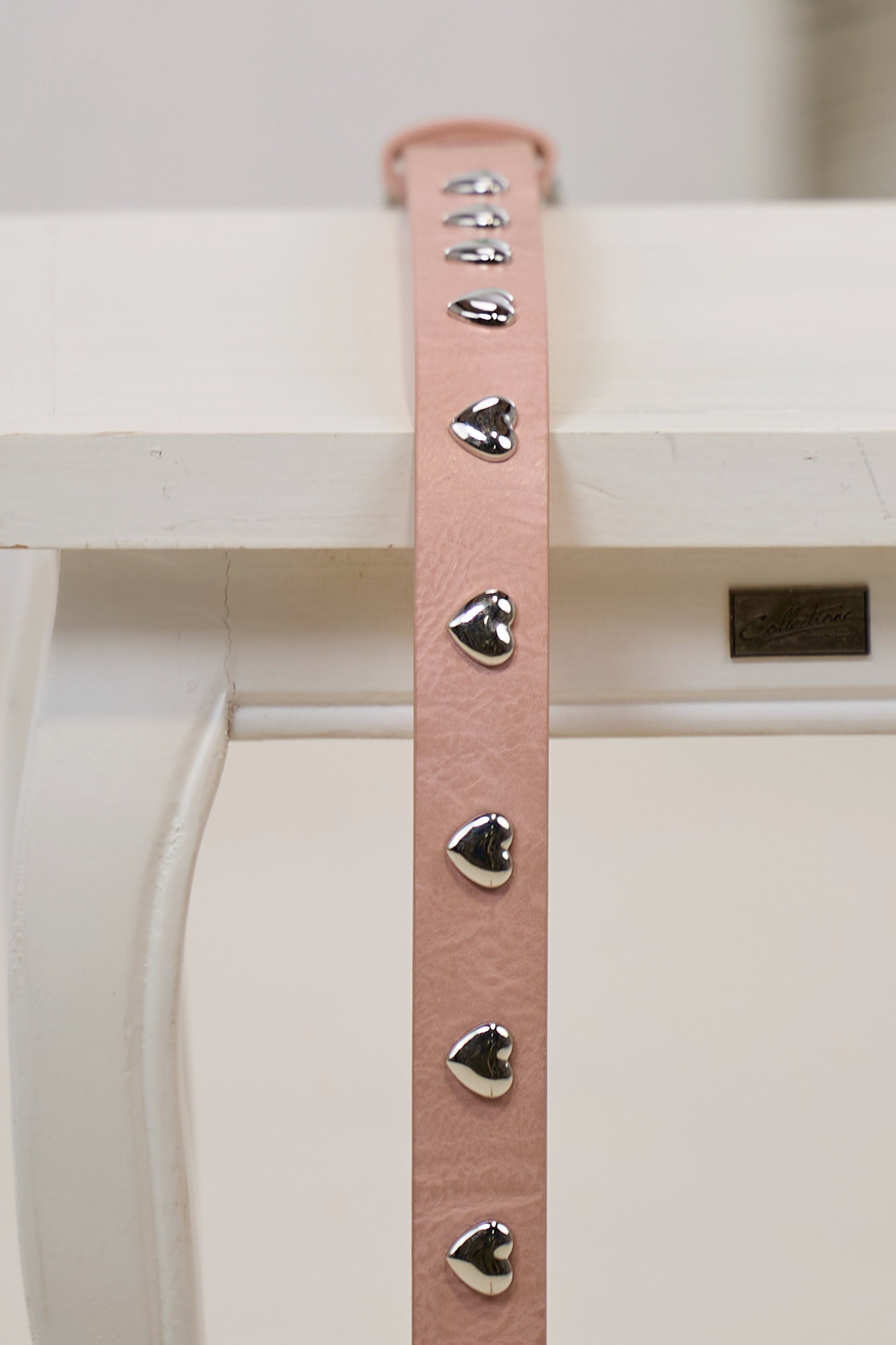 Ledergürtel mit Ziernieten, altrosa-silber