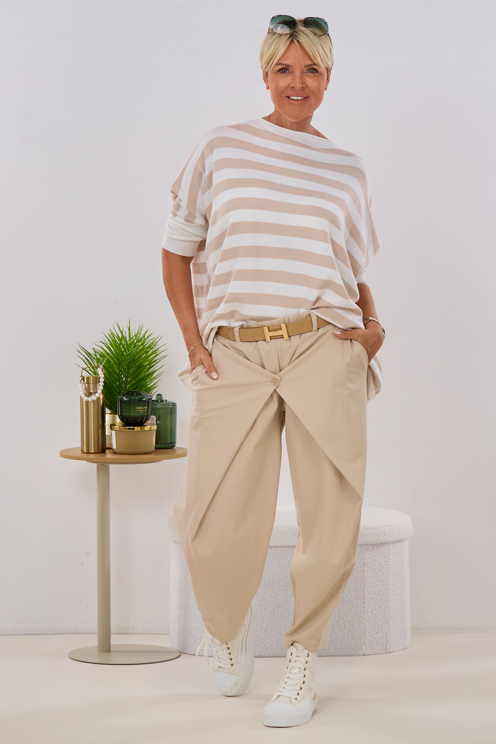 Hose mit Überschlägen, beige