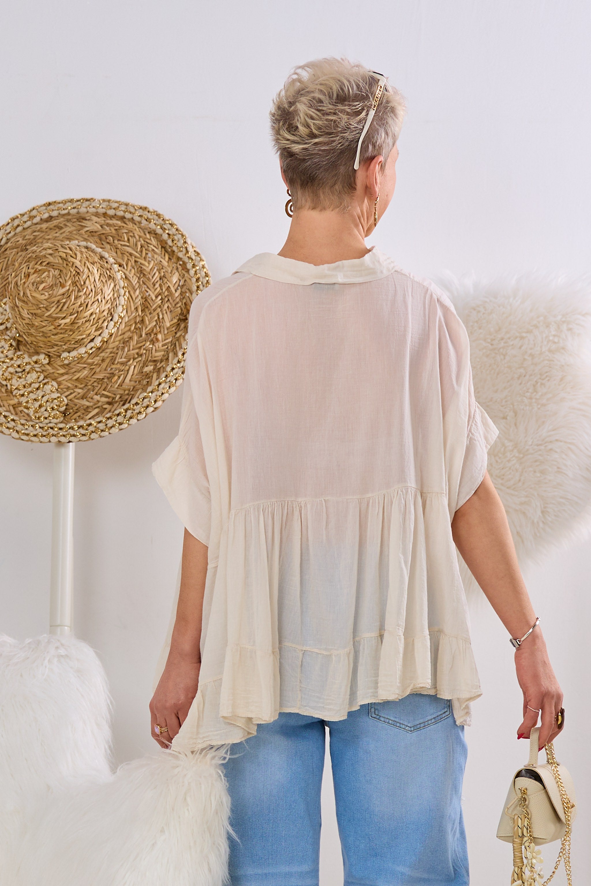 luftige Bluse mit Rüschen, beige