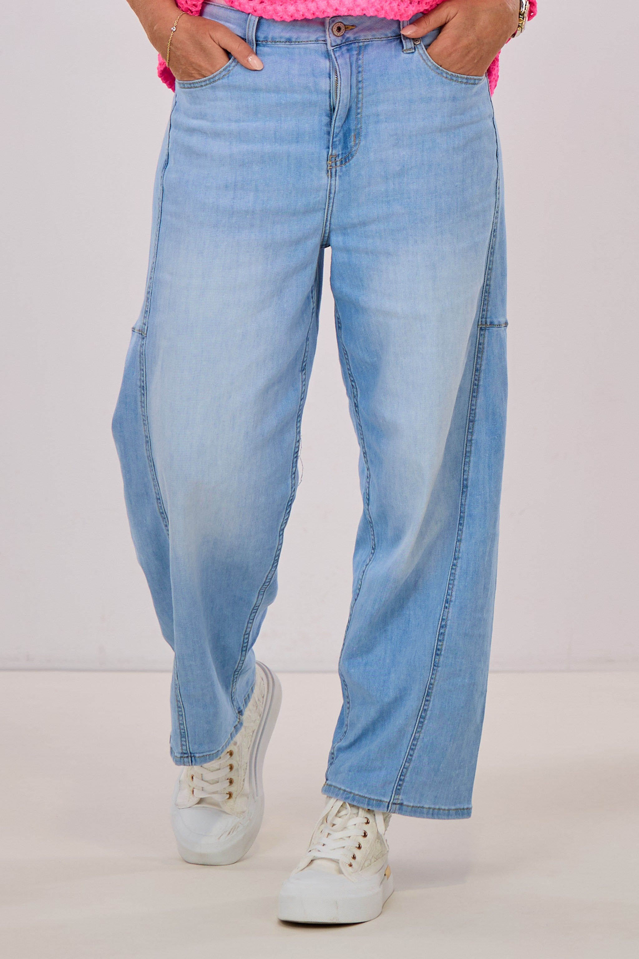 Jeans mit weiten Beinen, hell denim
