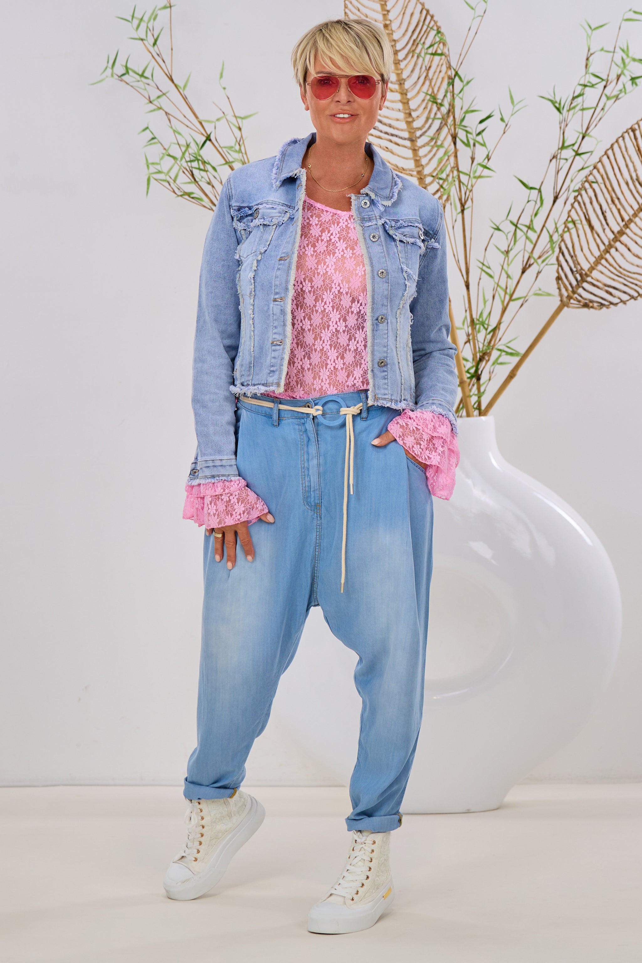 Leichte Baggy Jeans mit Kordelgürtel, hell denim