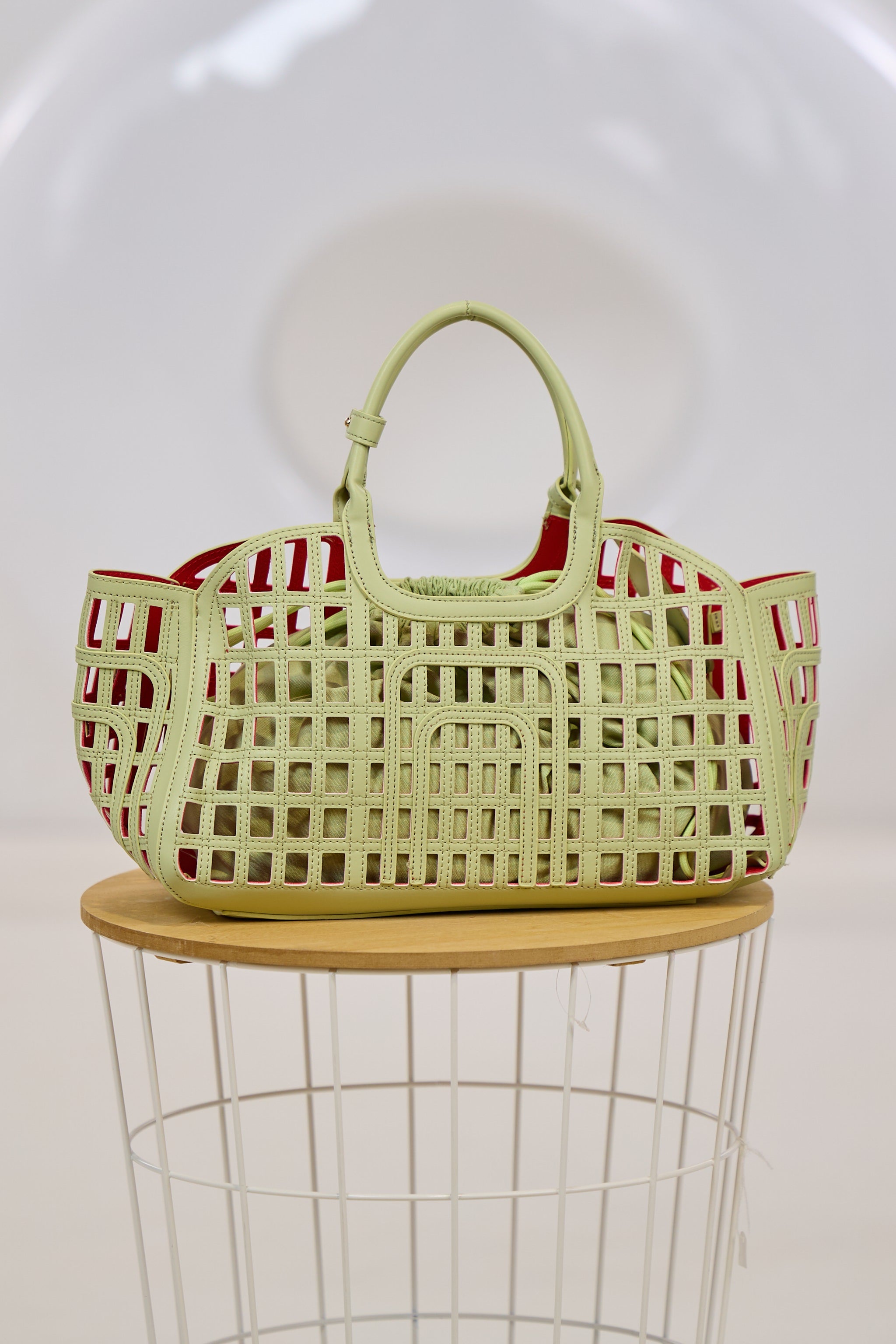 Henkeltasche mit Stoffbeutel, lindgrün-rot