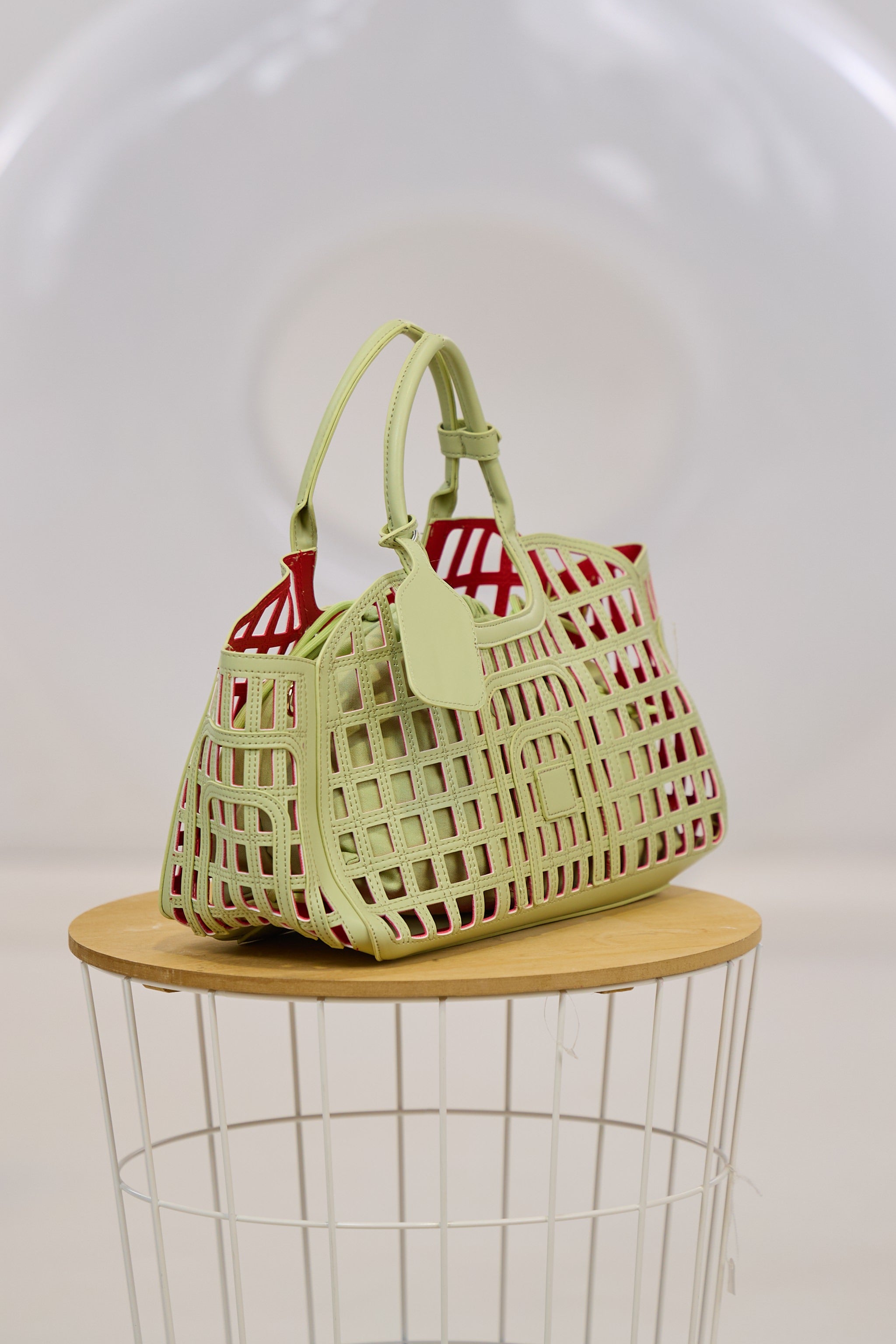 Henkeltasche mit Stoffbeutel, lindgrün-rot