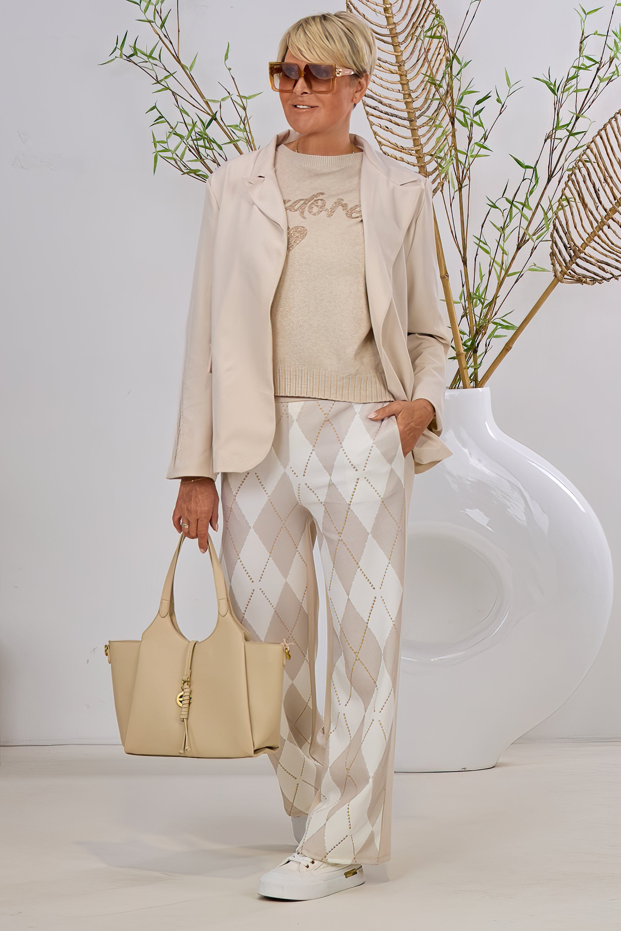 Langer Blazer mit kleinem Knopf, beige