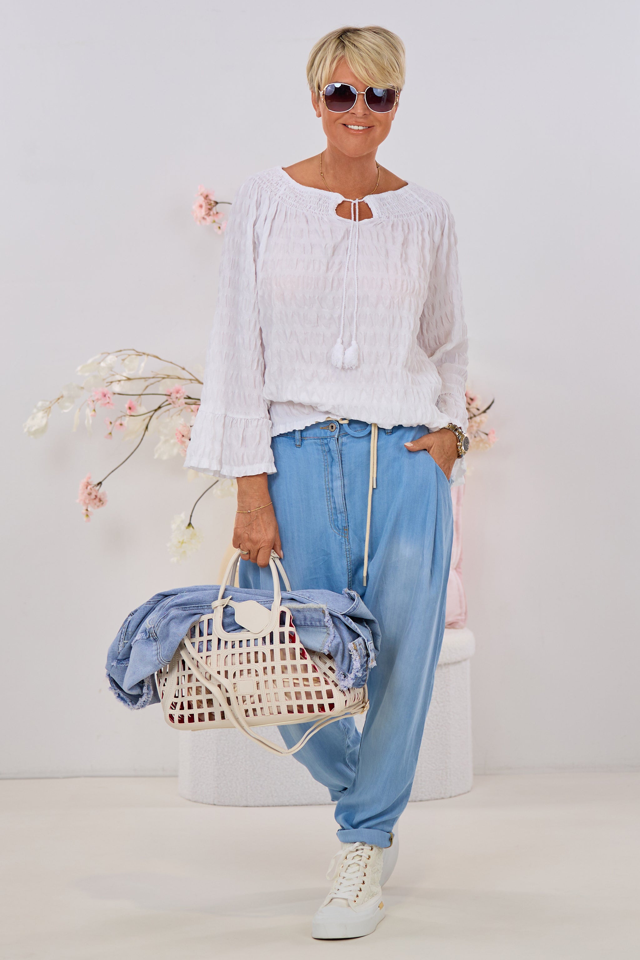 Bluse mit gesmoktem Ausschnitt, weiß/ecru