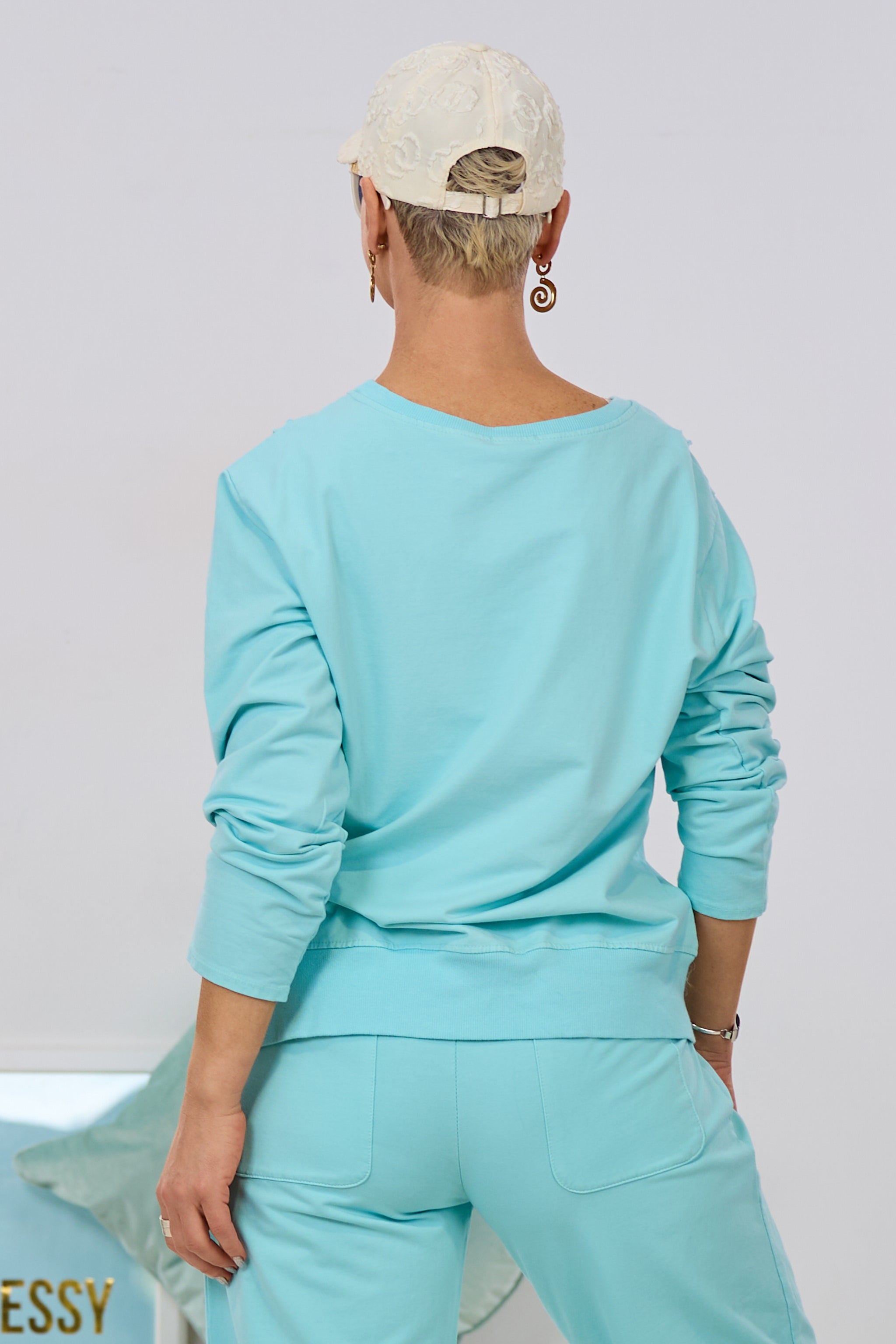 Basic Sweaty mit außenliegenden Nähten, mint