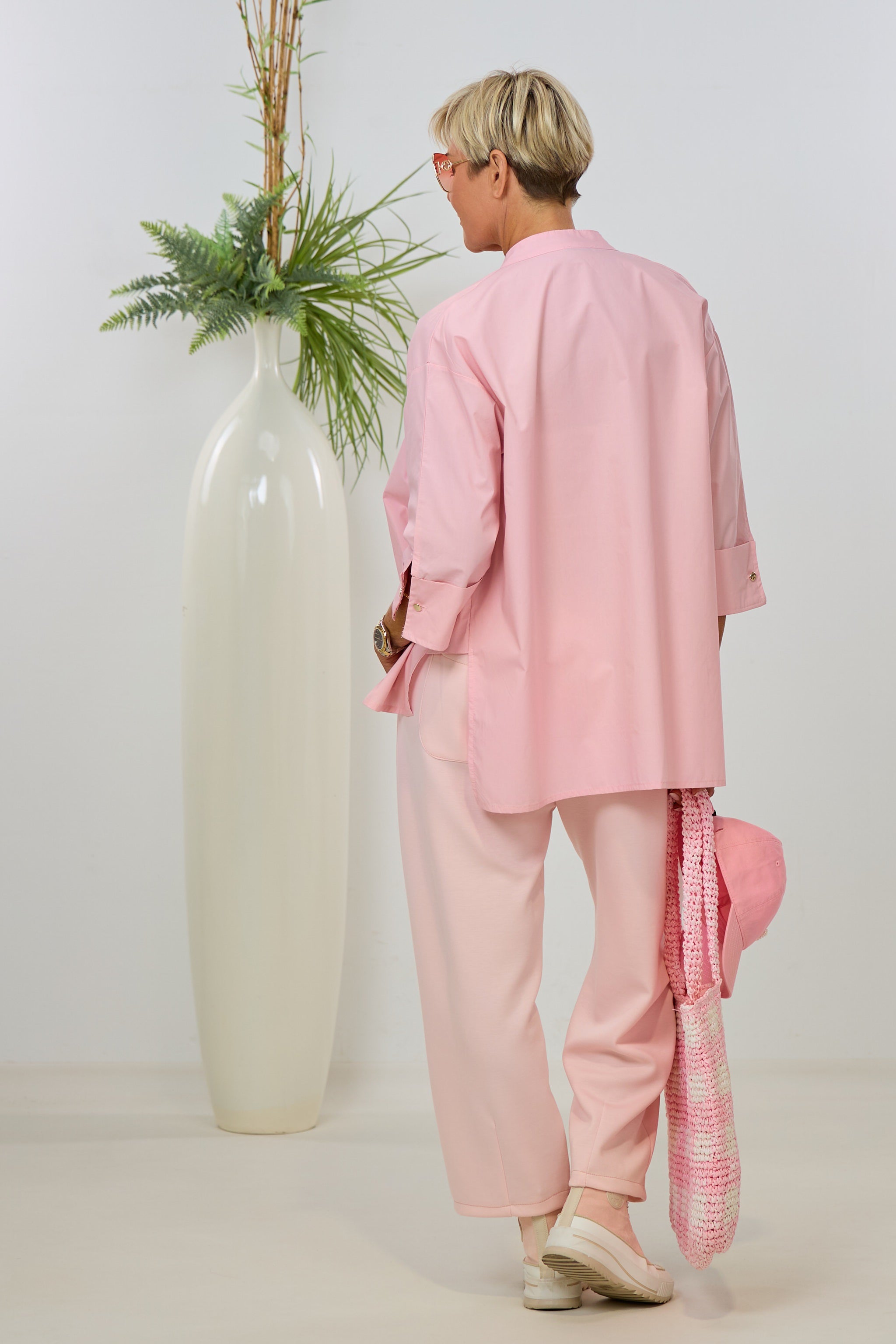 Bluse mit Stehkragen und Manschetten, rosa
