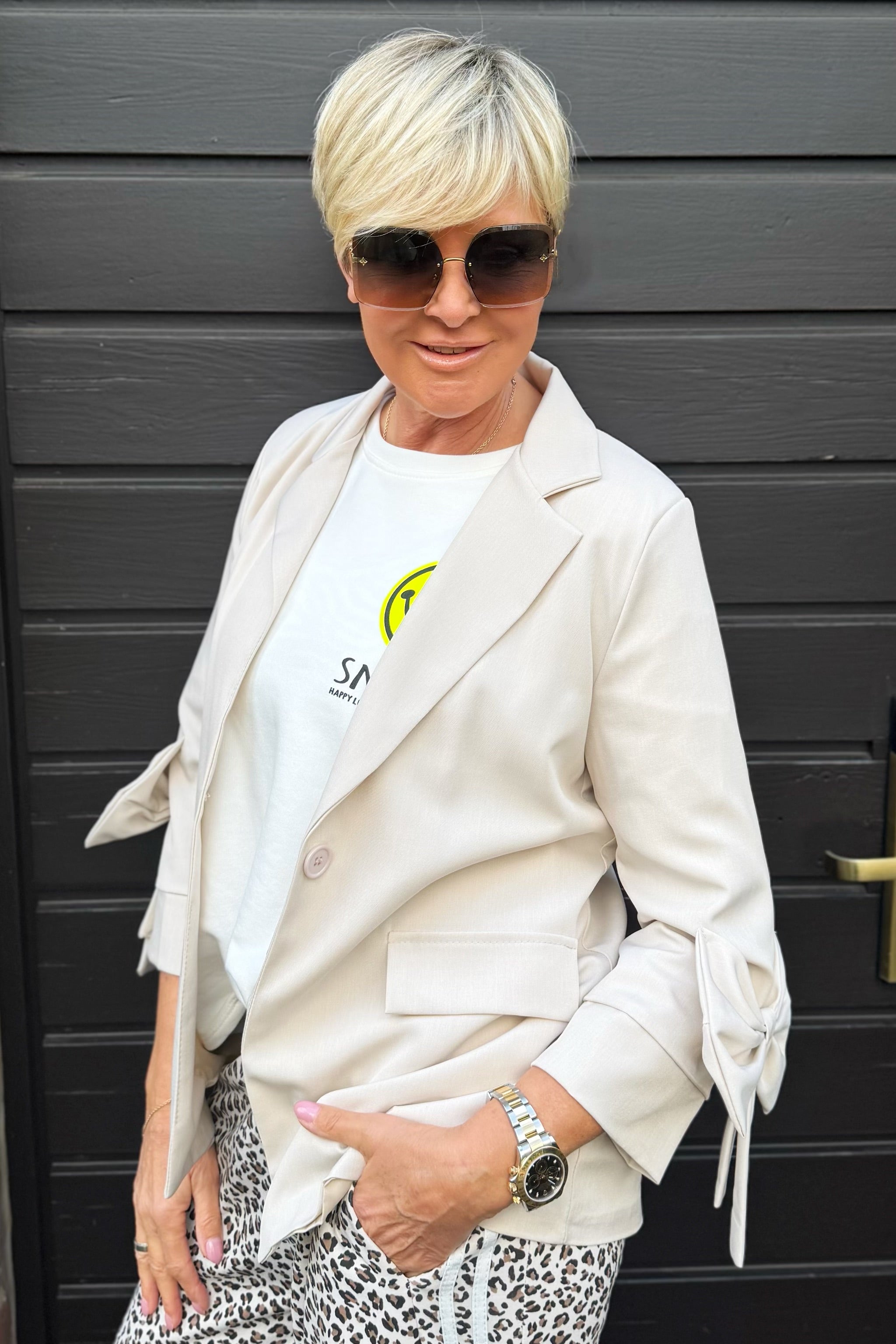 Langer Blazer mit Schleife, beige