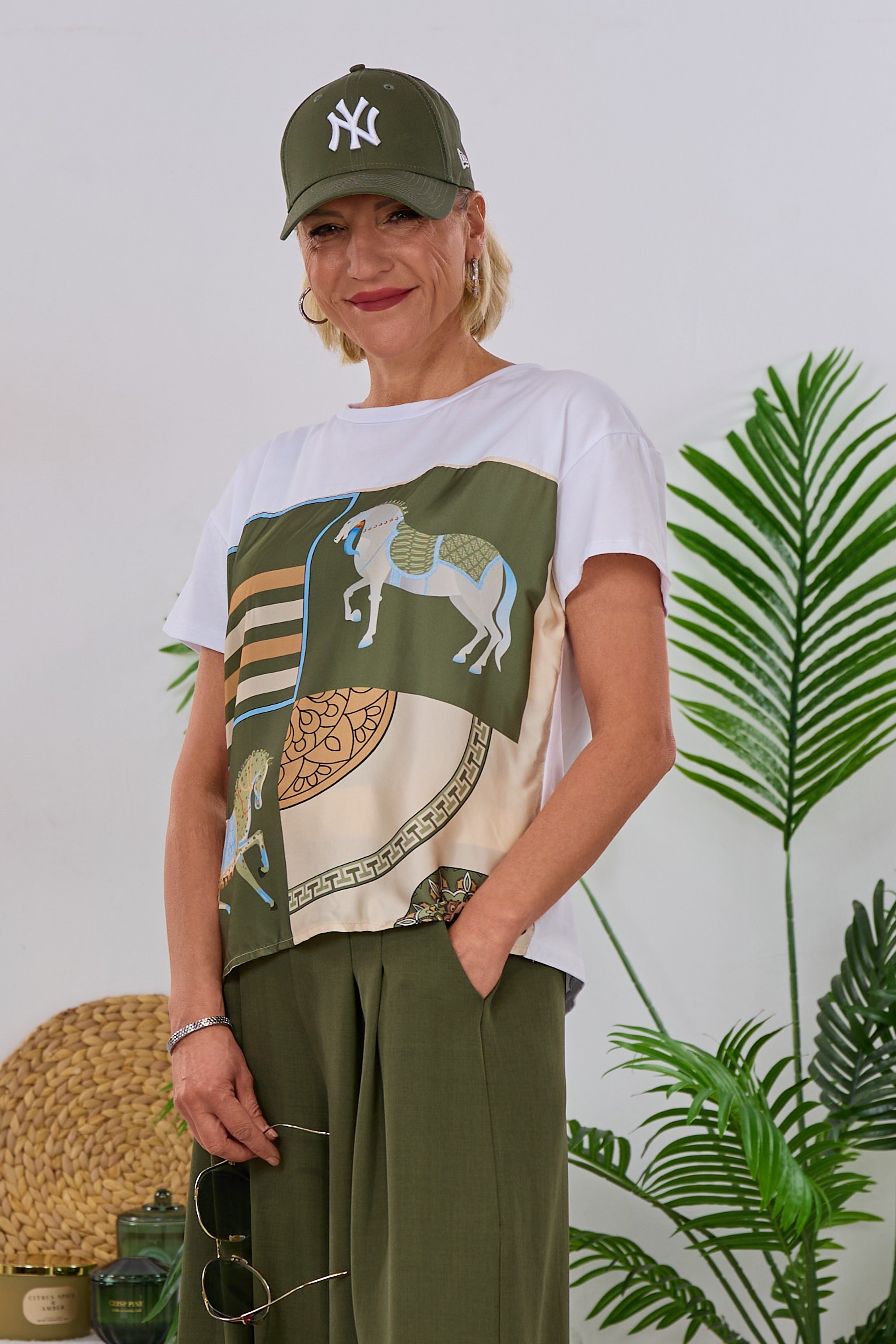 Blusenshirt im Materialmix, weiß-khaki