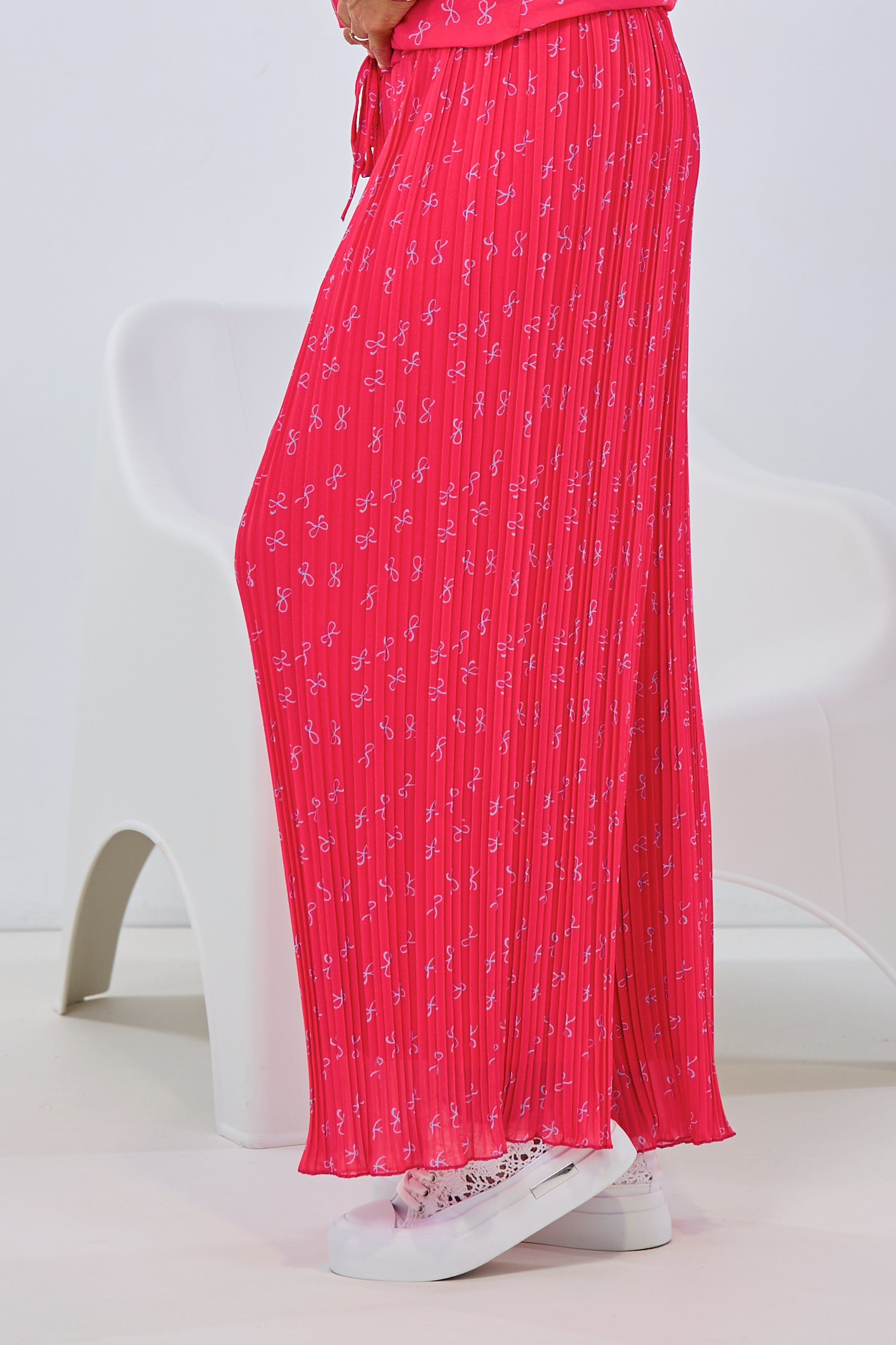 Plissee Hose mit Schleifen, rot-hellblau