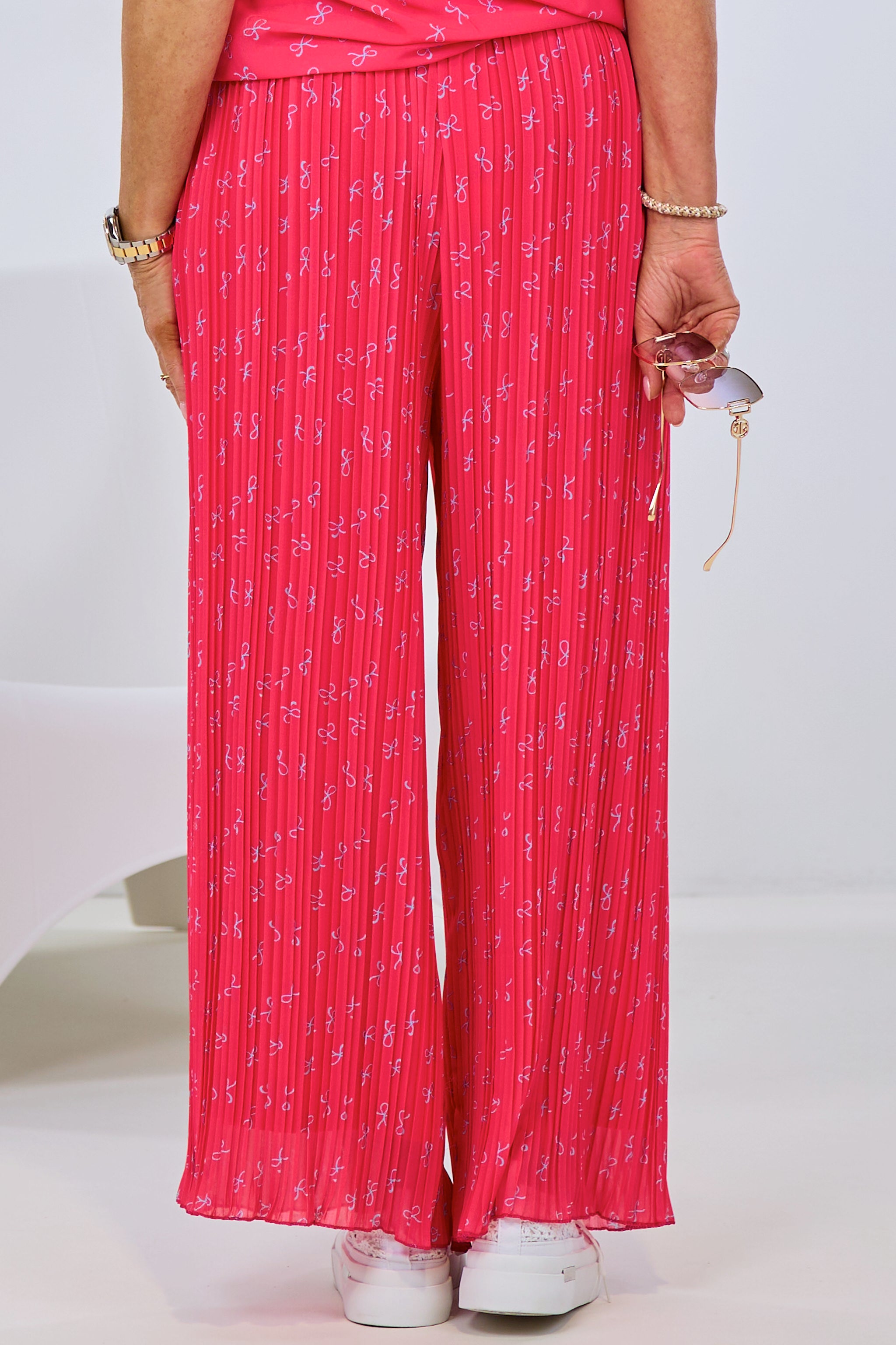 Plissee Hose mit Schleifen, rot-hellblau