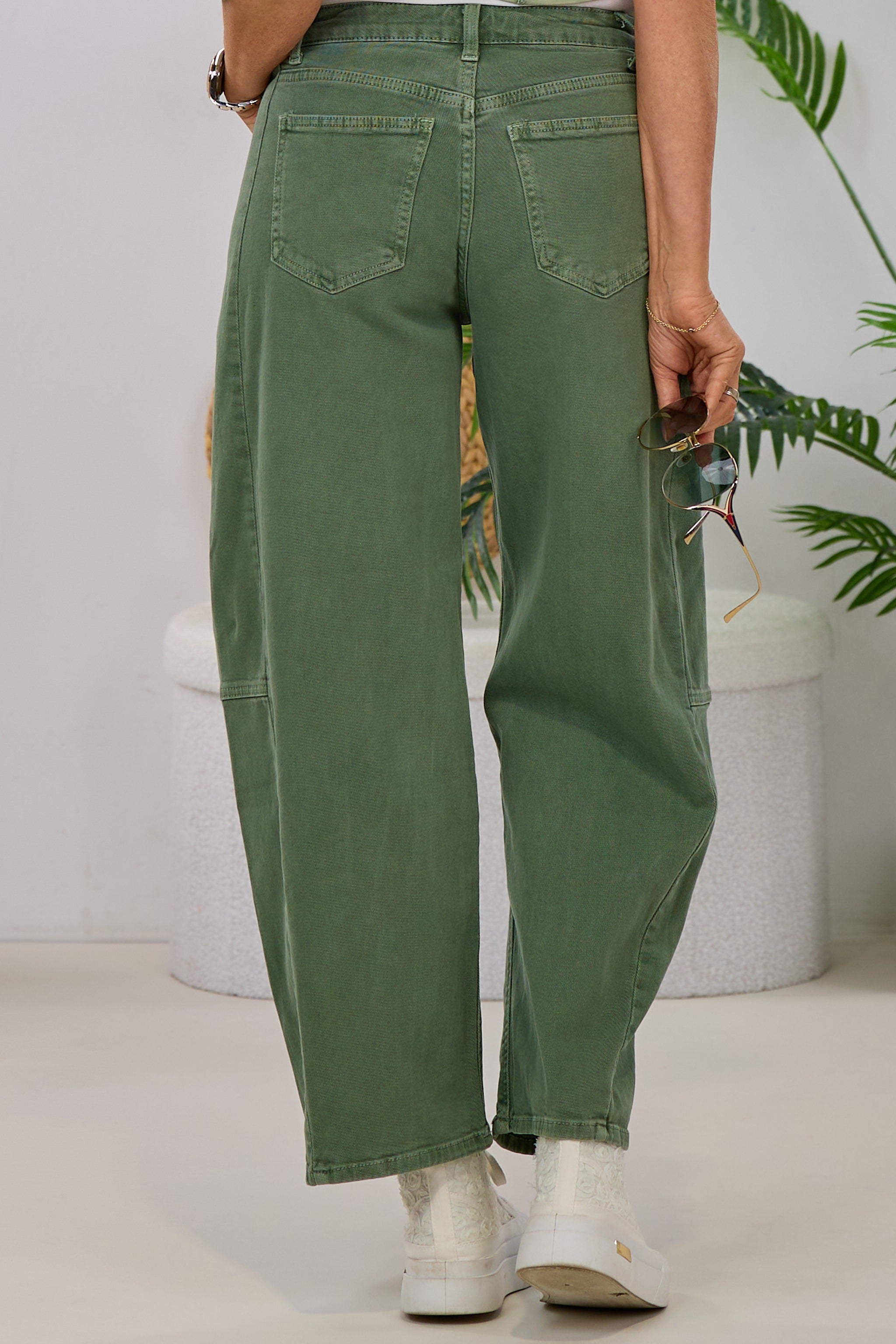 Jeans im leichten Bottle-Style, khaki