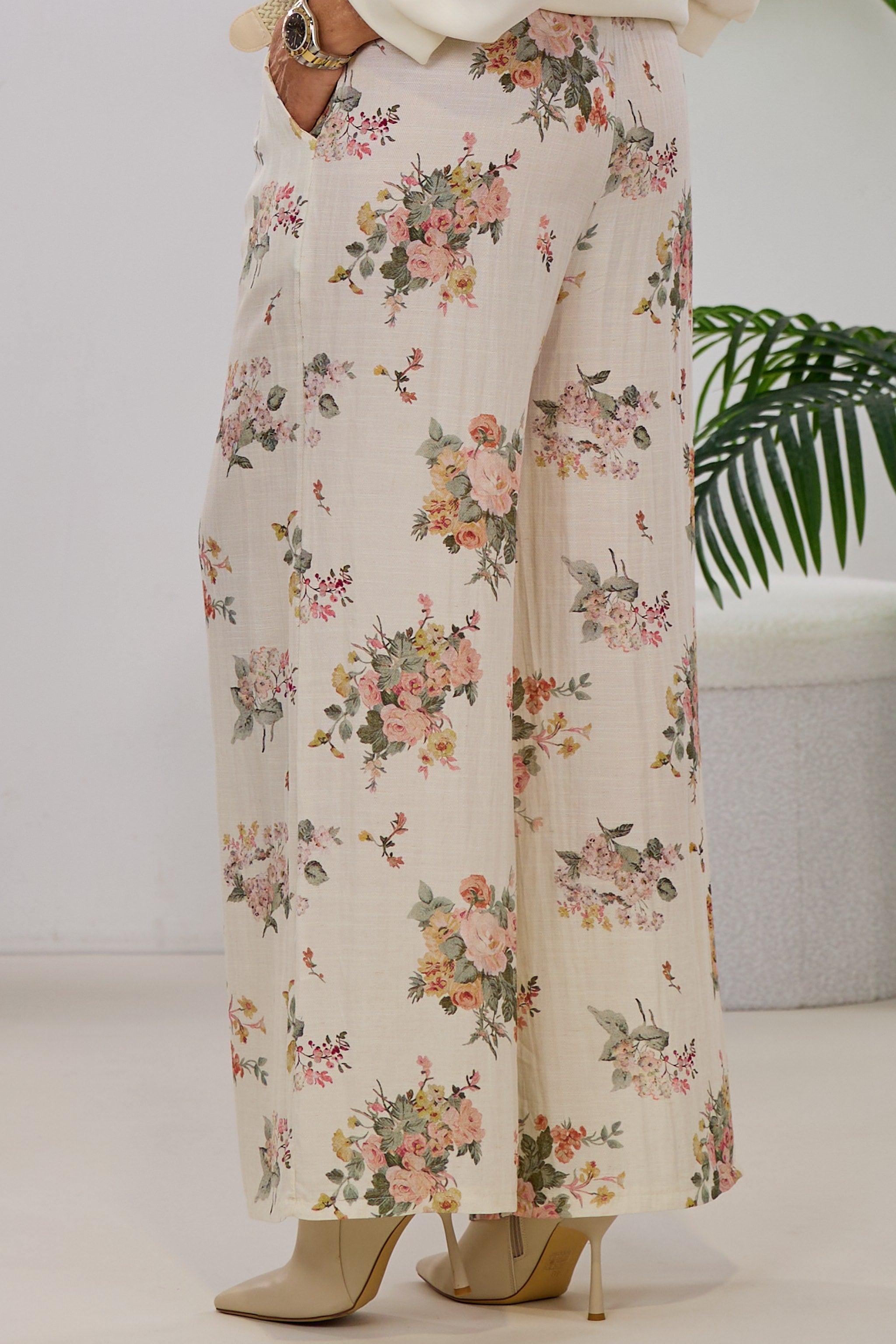 Geblümte Hose, creme-rosa-grün
