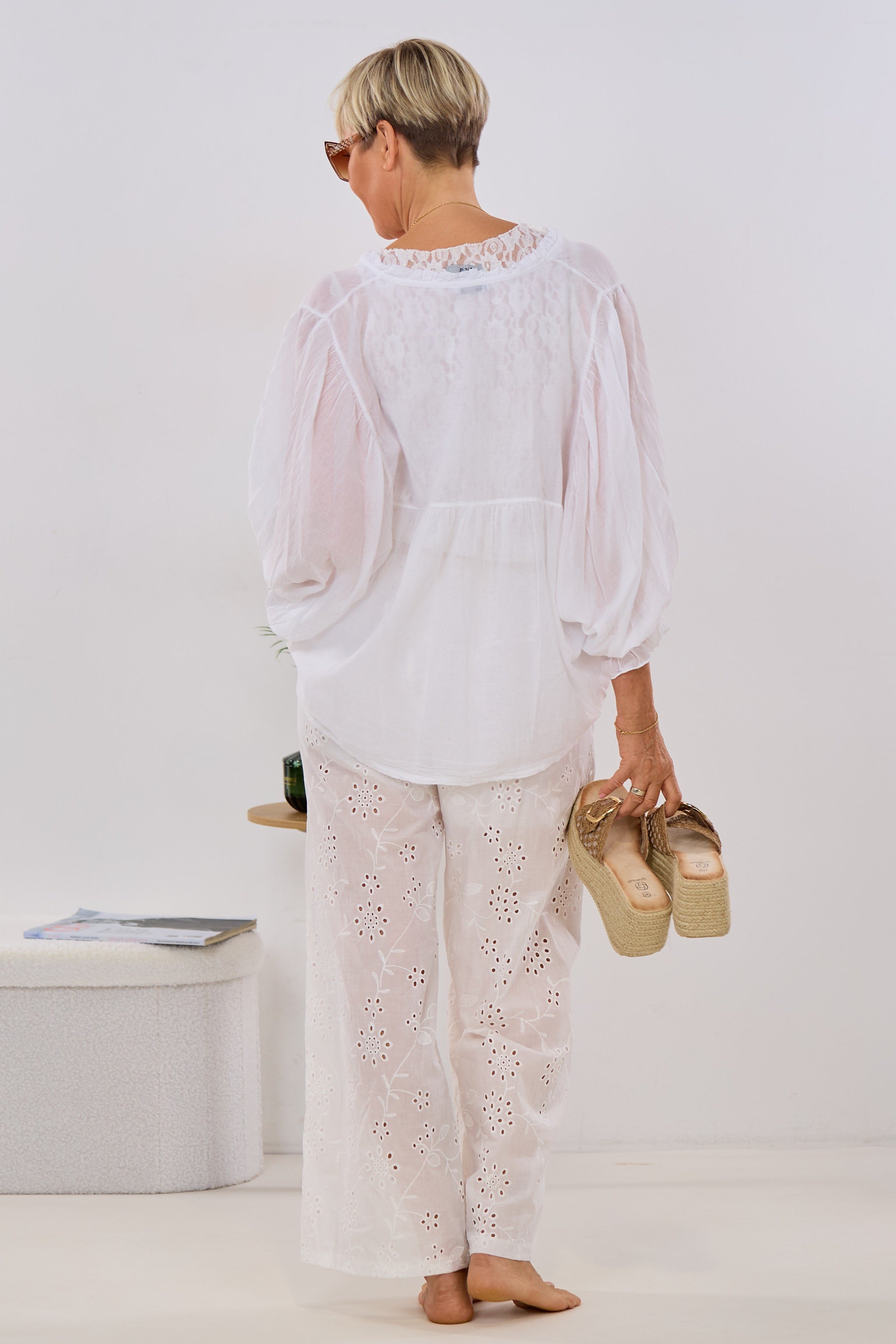 Transparente Bluse mit weiten Ärmeln, weiß