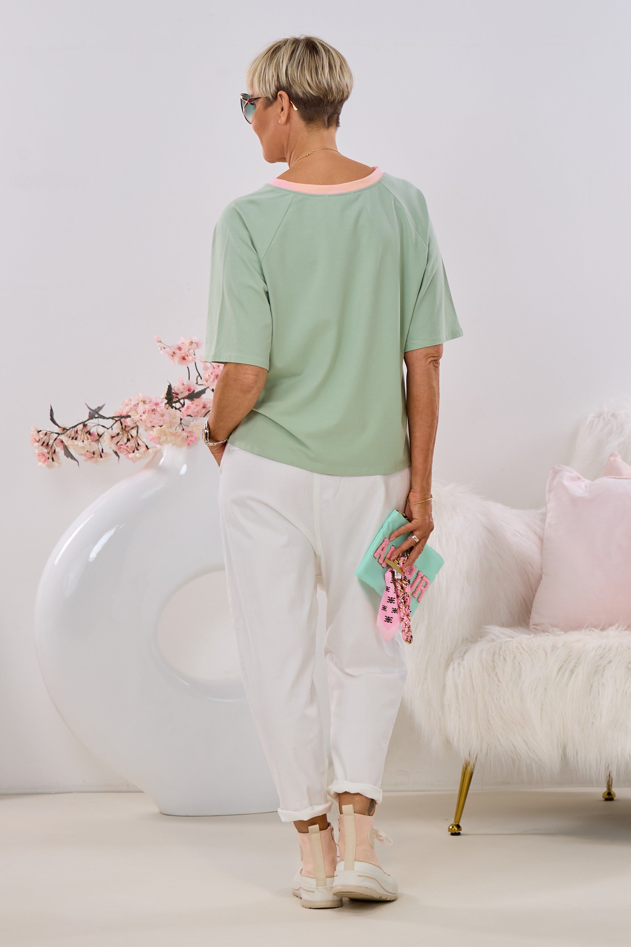 T-Shirt C'EST LA VIE mit Raglanärmeln, lindgrün