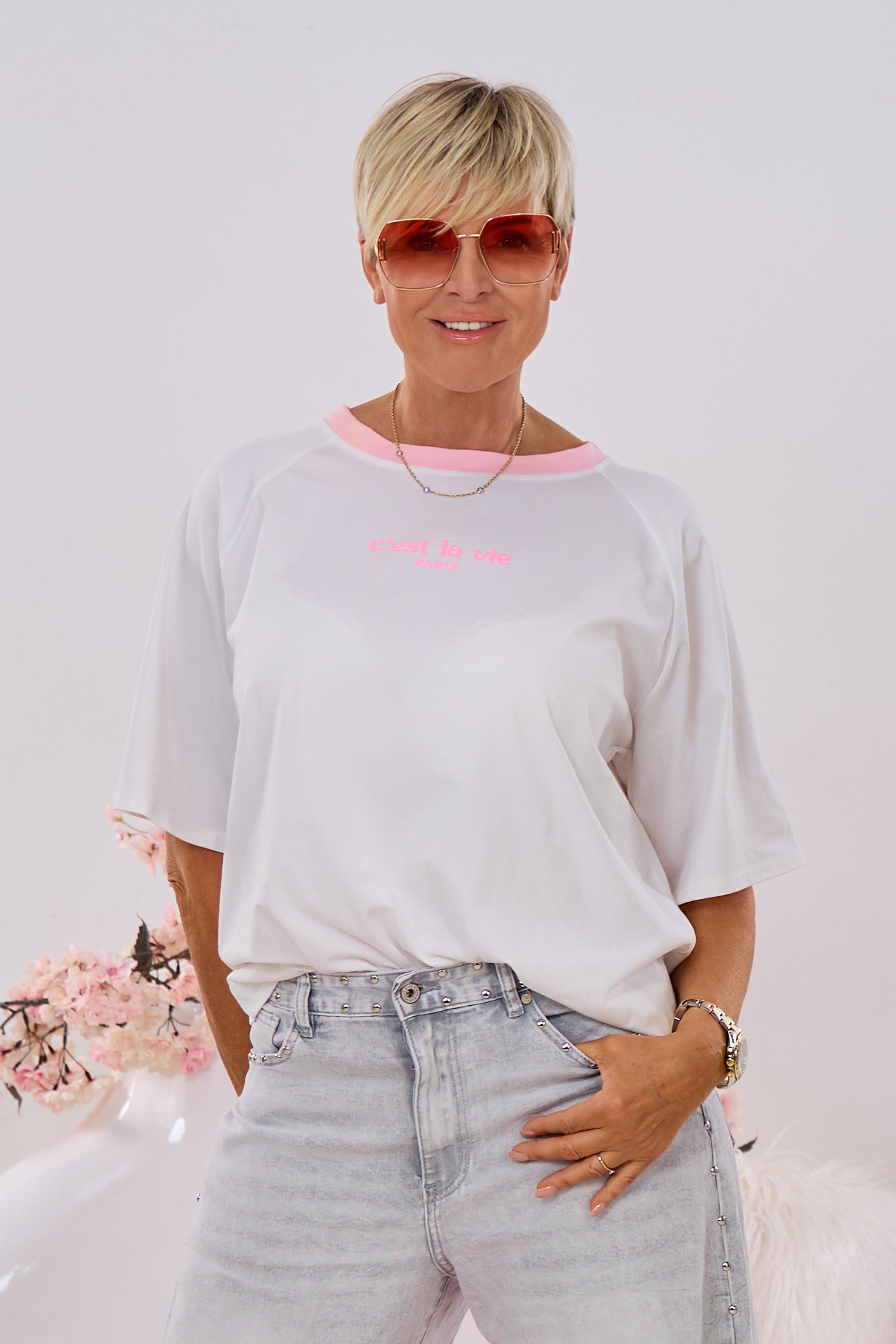 T-Shirt C'EST LA VIE mit Raglanärmeln, weiß