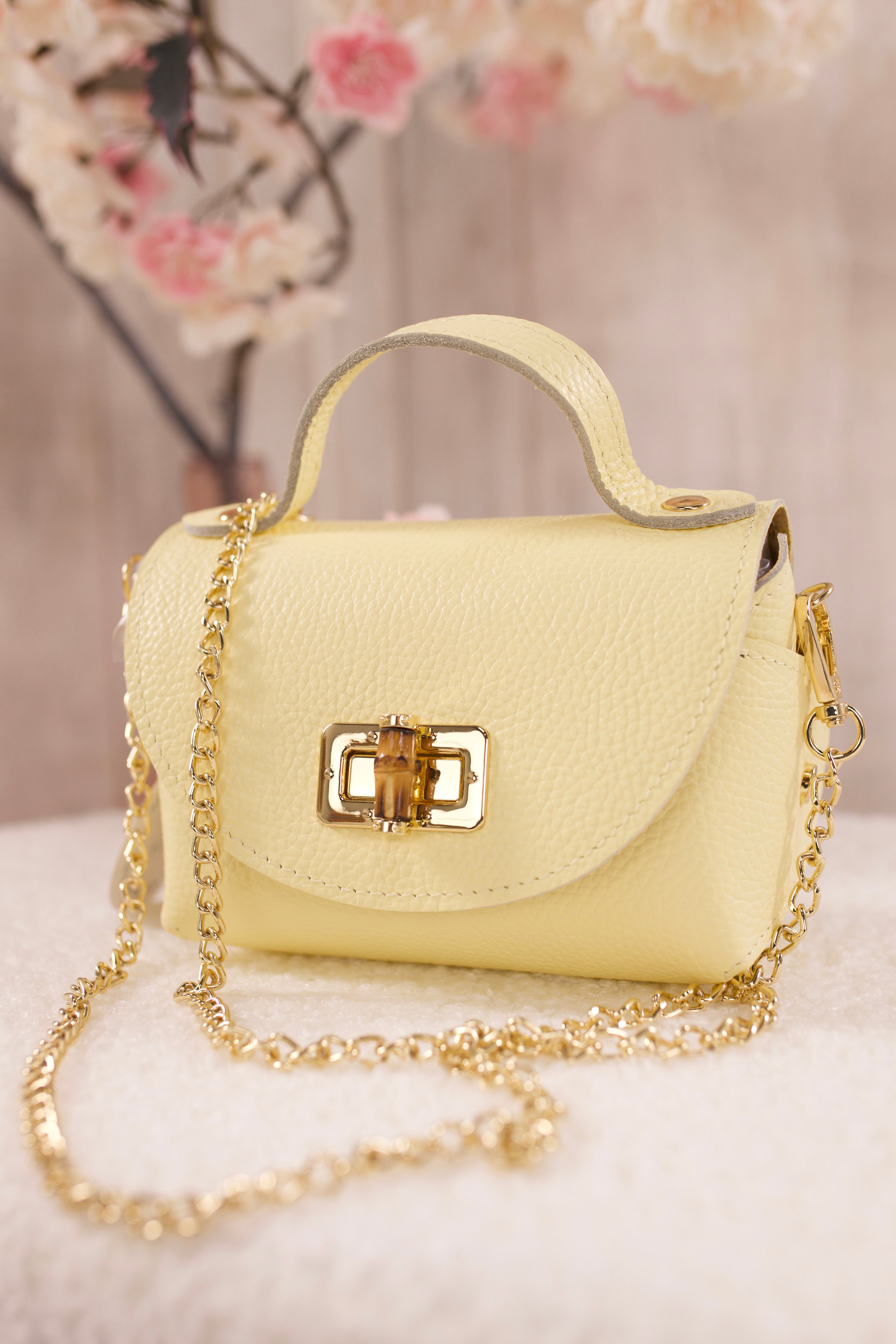 Kleine Echtleder Tasche, hellgelb