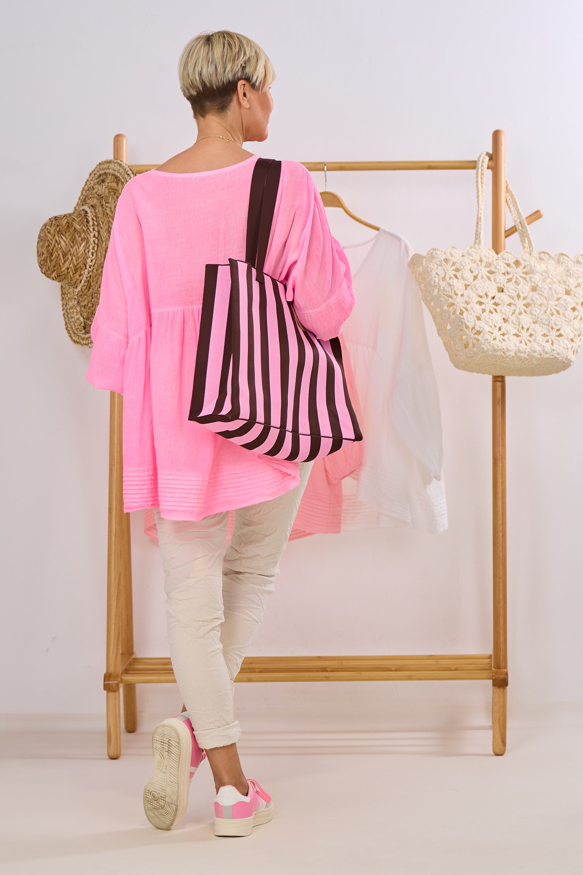 luftige Bluse mit V-Ausschnitt und langen Ärmeln, candy pink