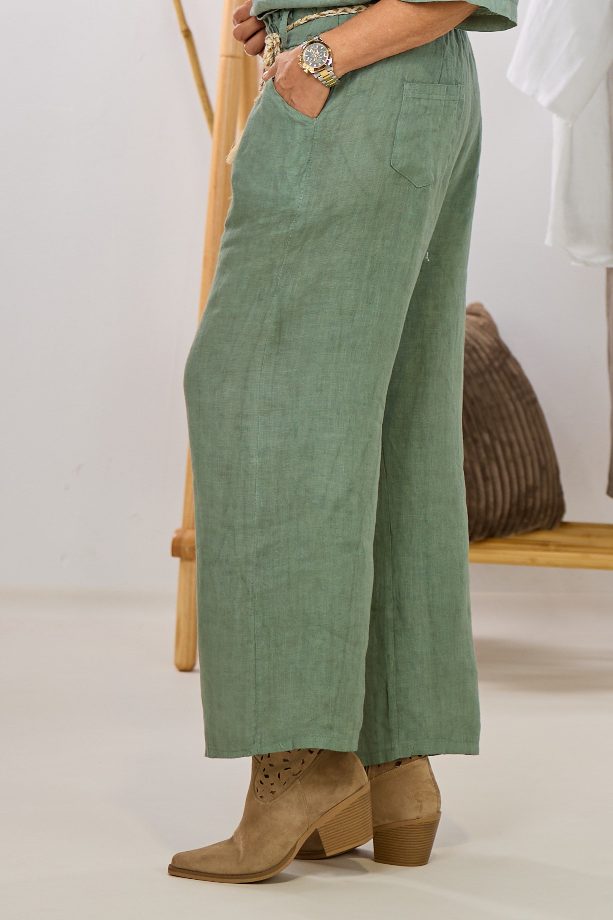Leinenhose mit geflochtenem Gürtel, khaki