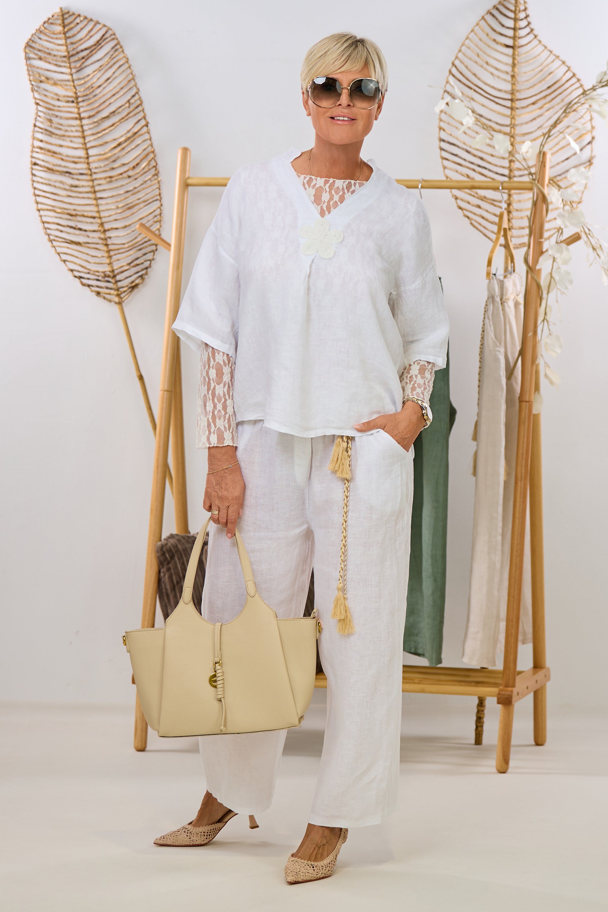 Leinen Tunika mit Blume, weiß