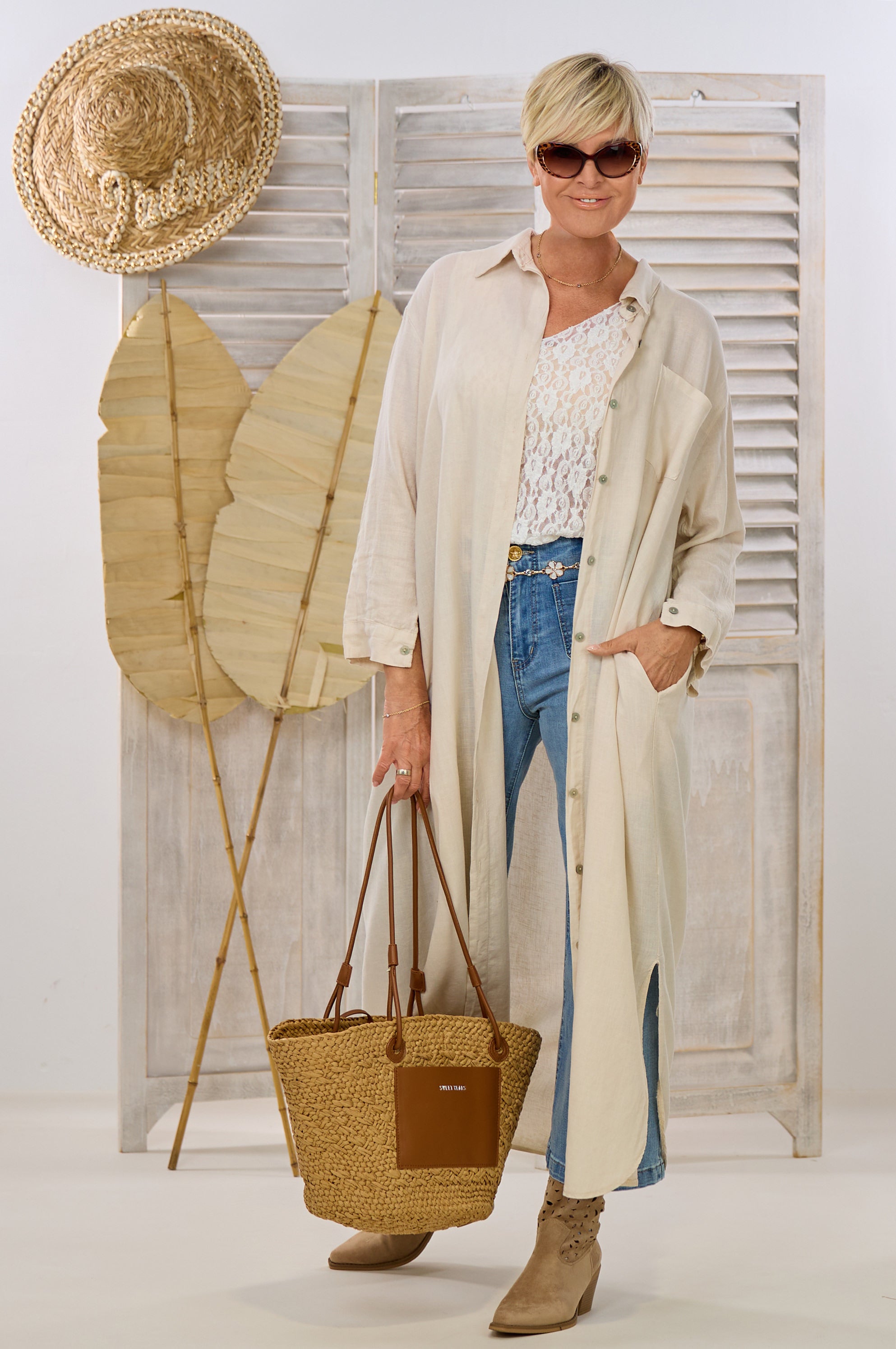 langes Hemdblusenkleid mit seitlichen Taschen, beige